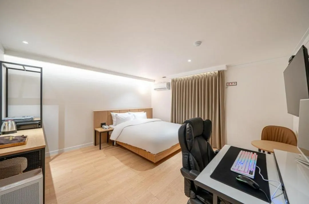 Bed in Brown Dot Hotel South Gumi