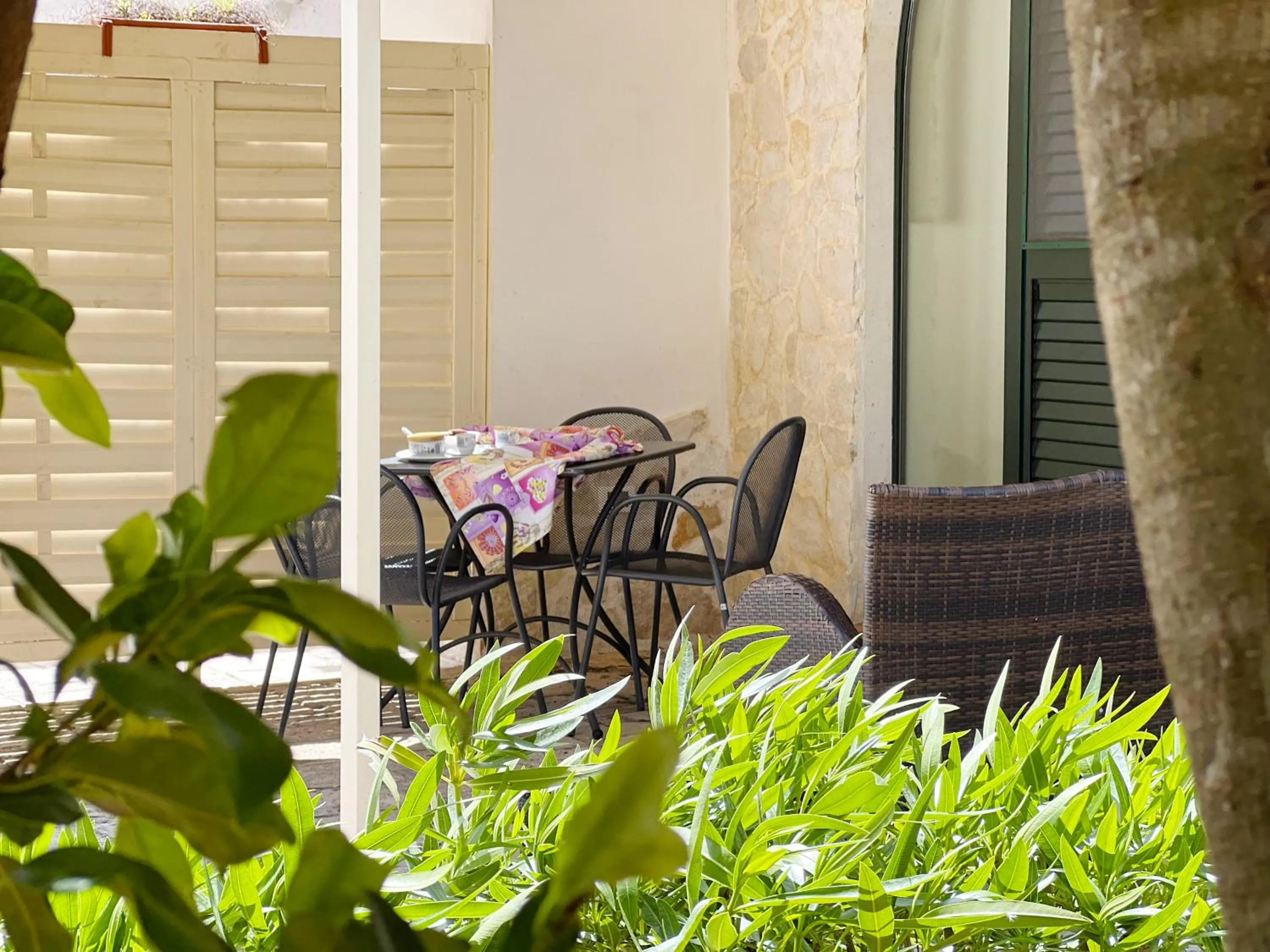 Garden in La Maison One B&B