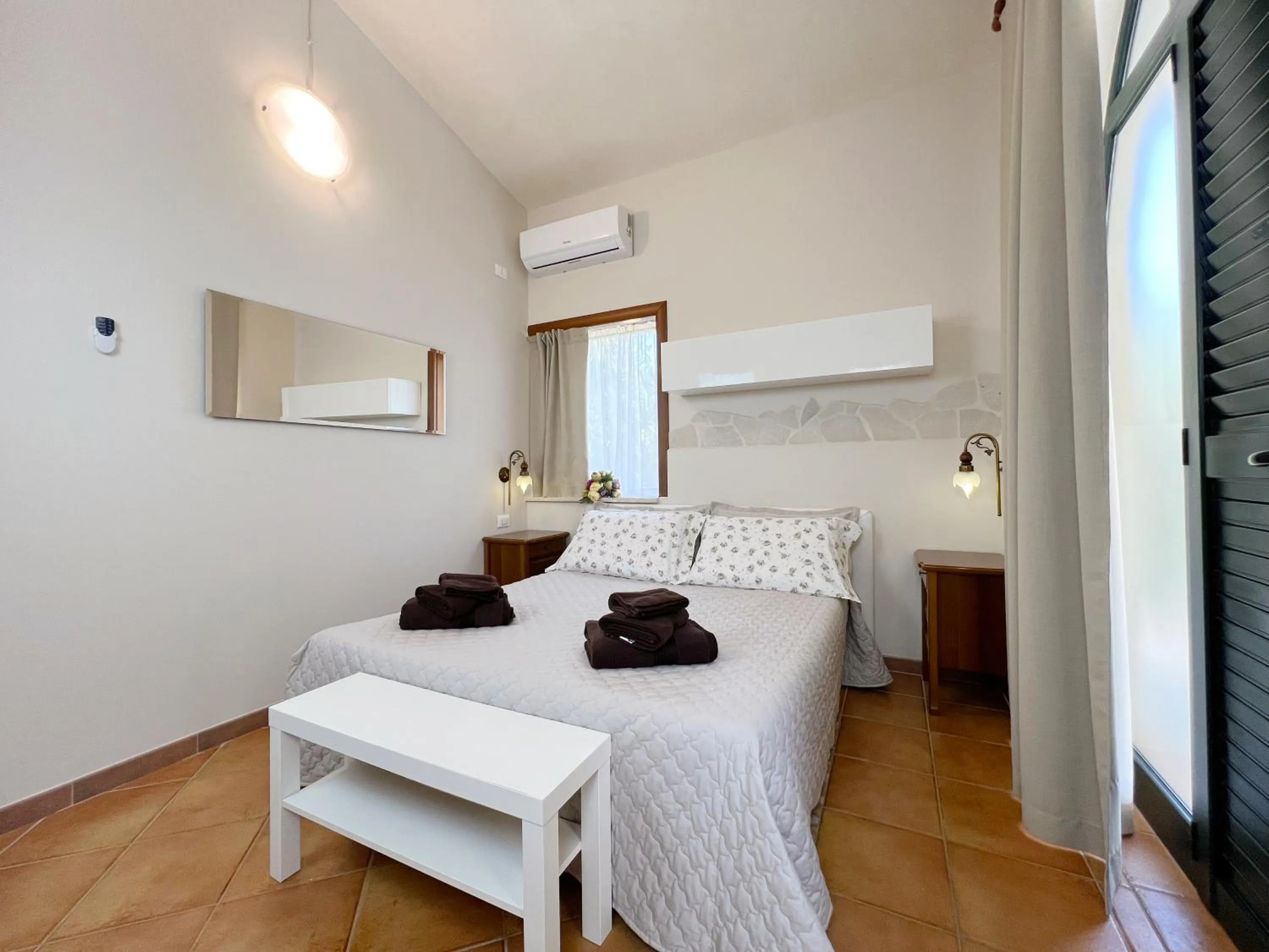 Bedroom, Bed in La Maison One B&B