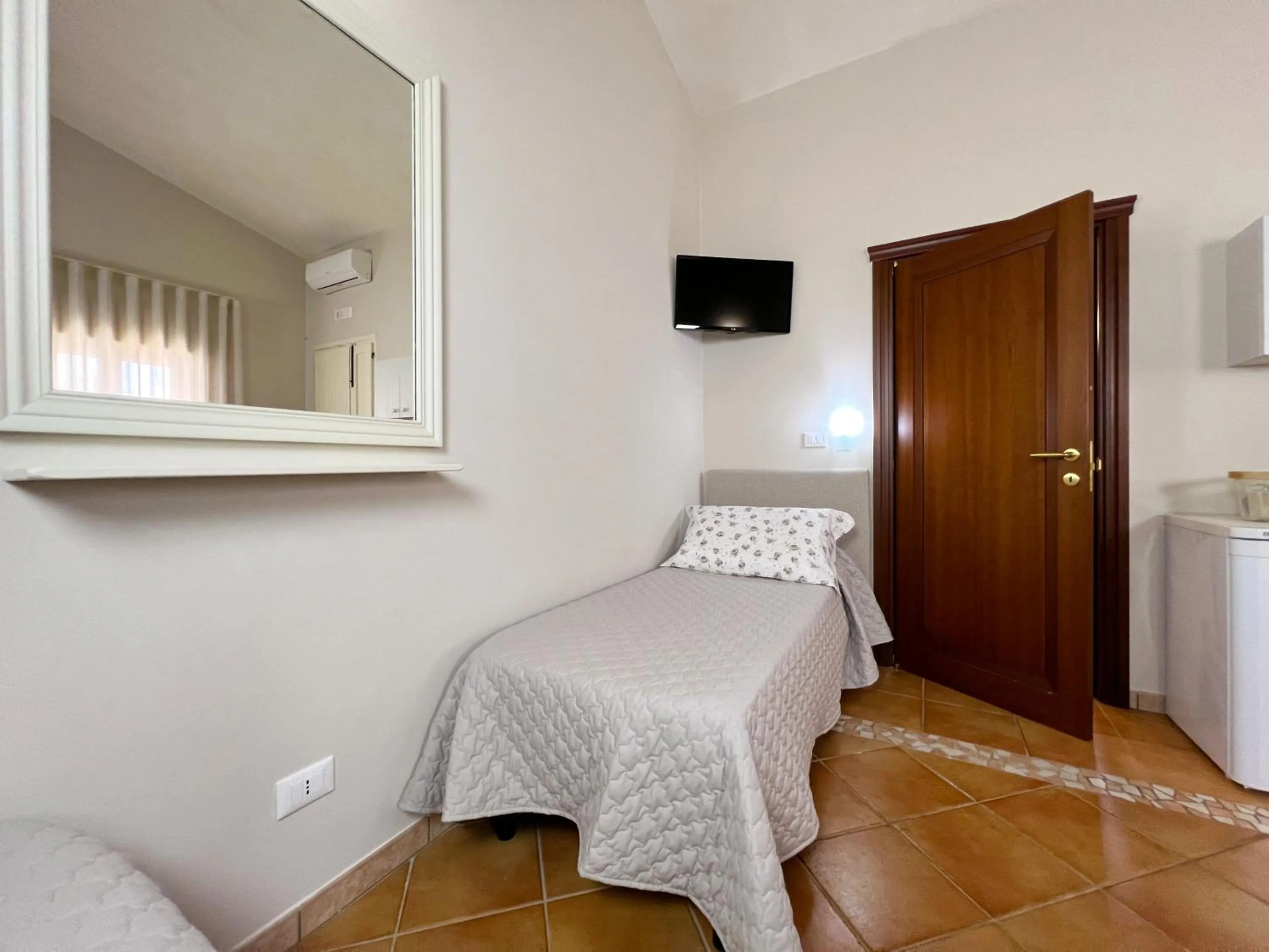 Bedroom, Bed in La Maison One B&B