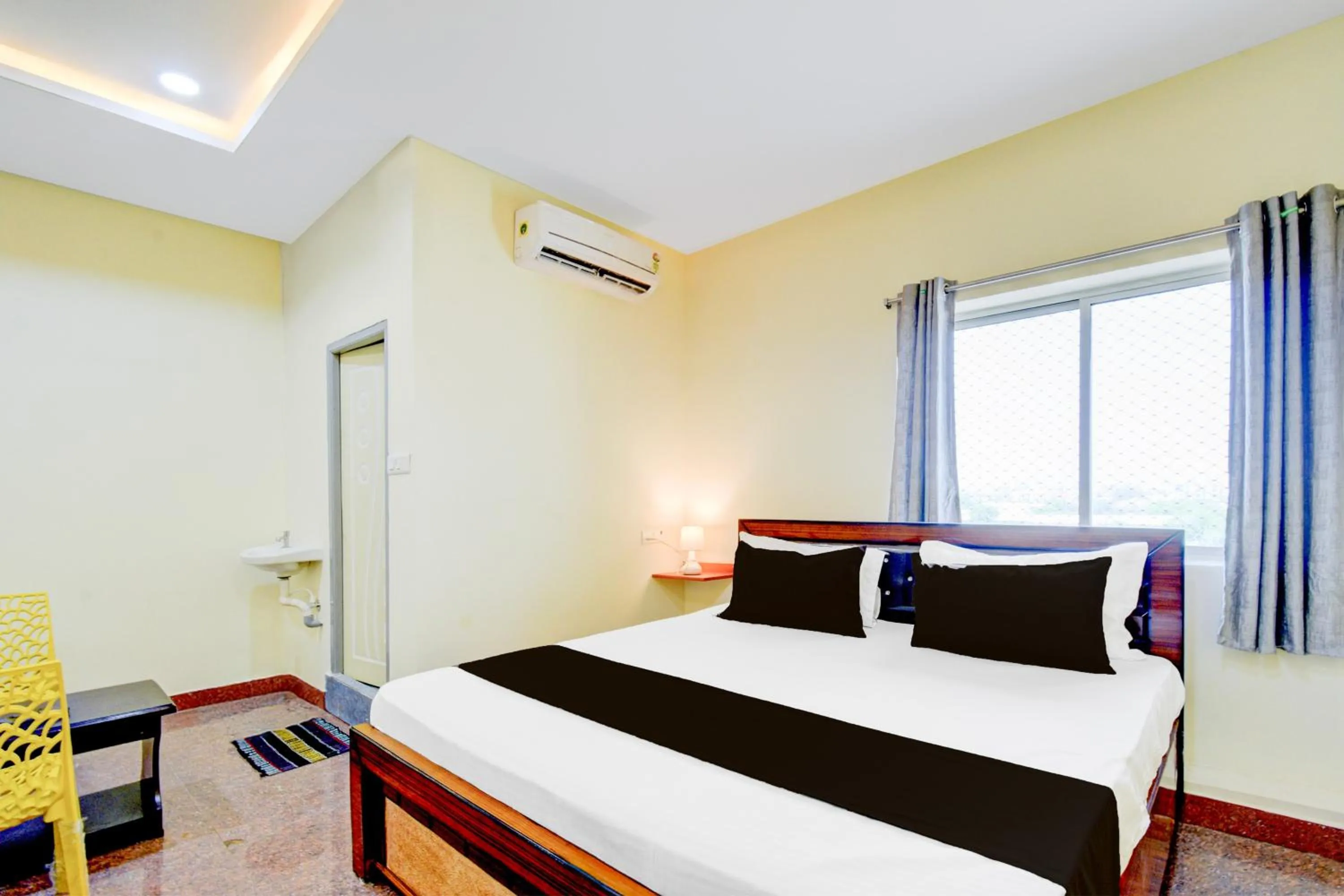 Bedroom, Bed in Hotel O SRINIVASA RESIDENCY