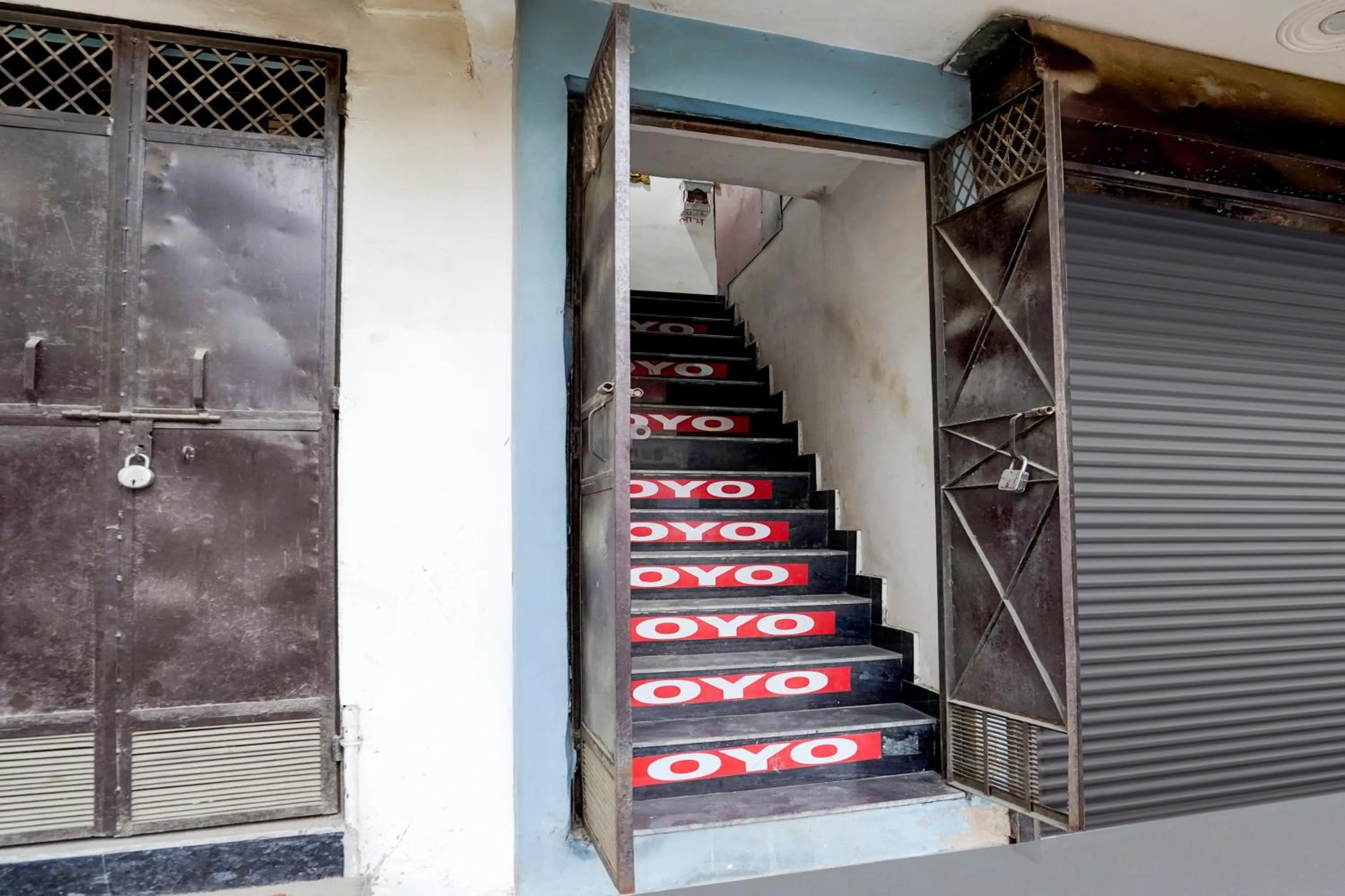 Facade/entrance in Hotel O by OYO IC Tower