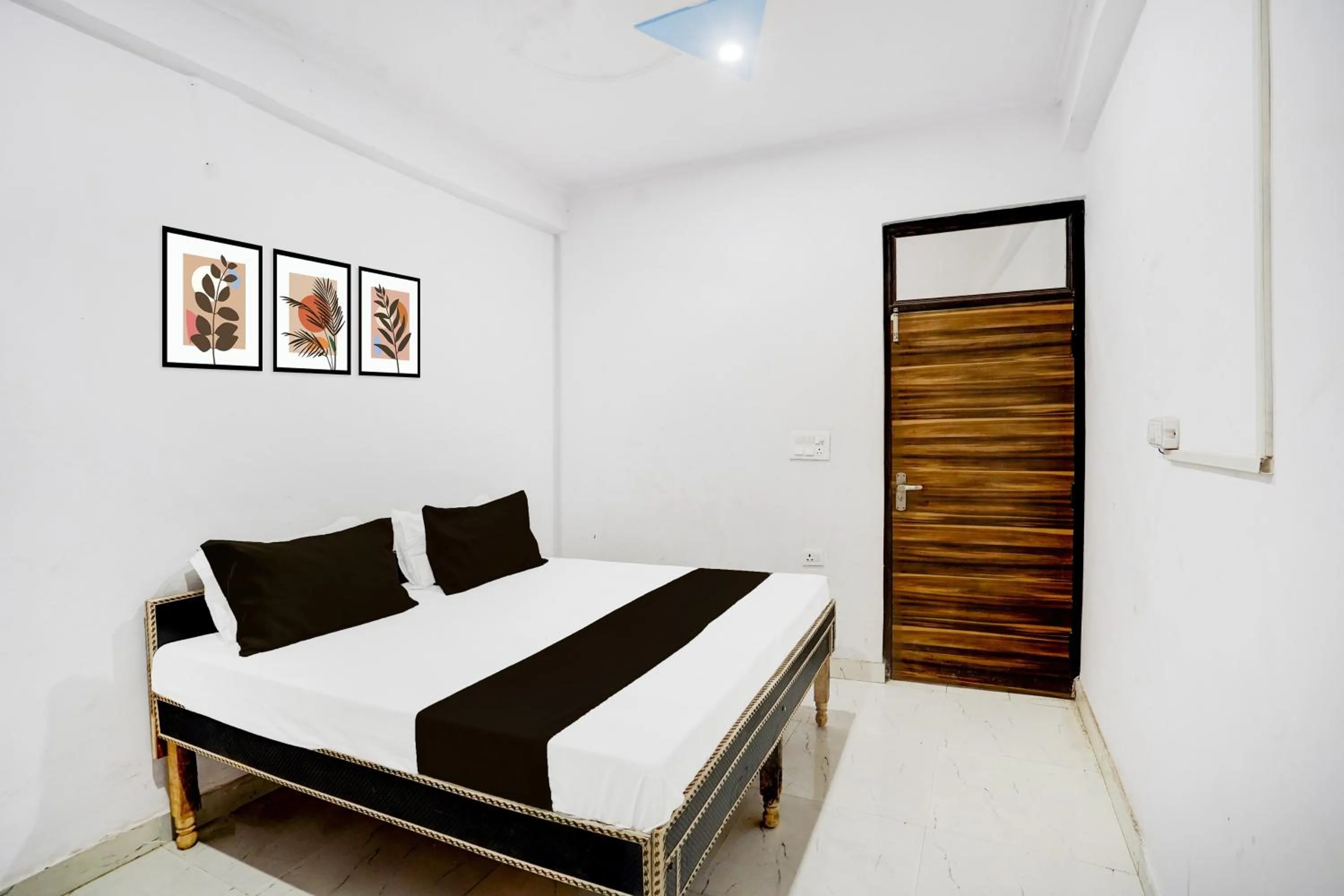 Bedroom in Hotel O by OYO IC Tower