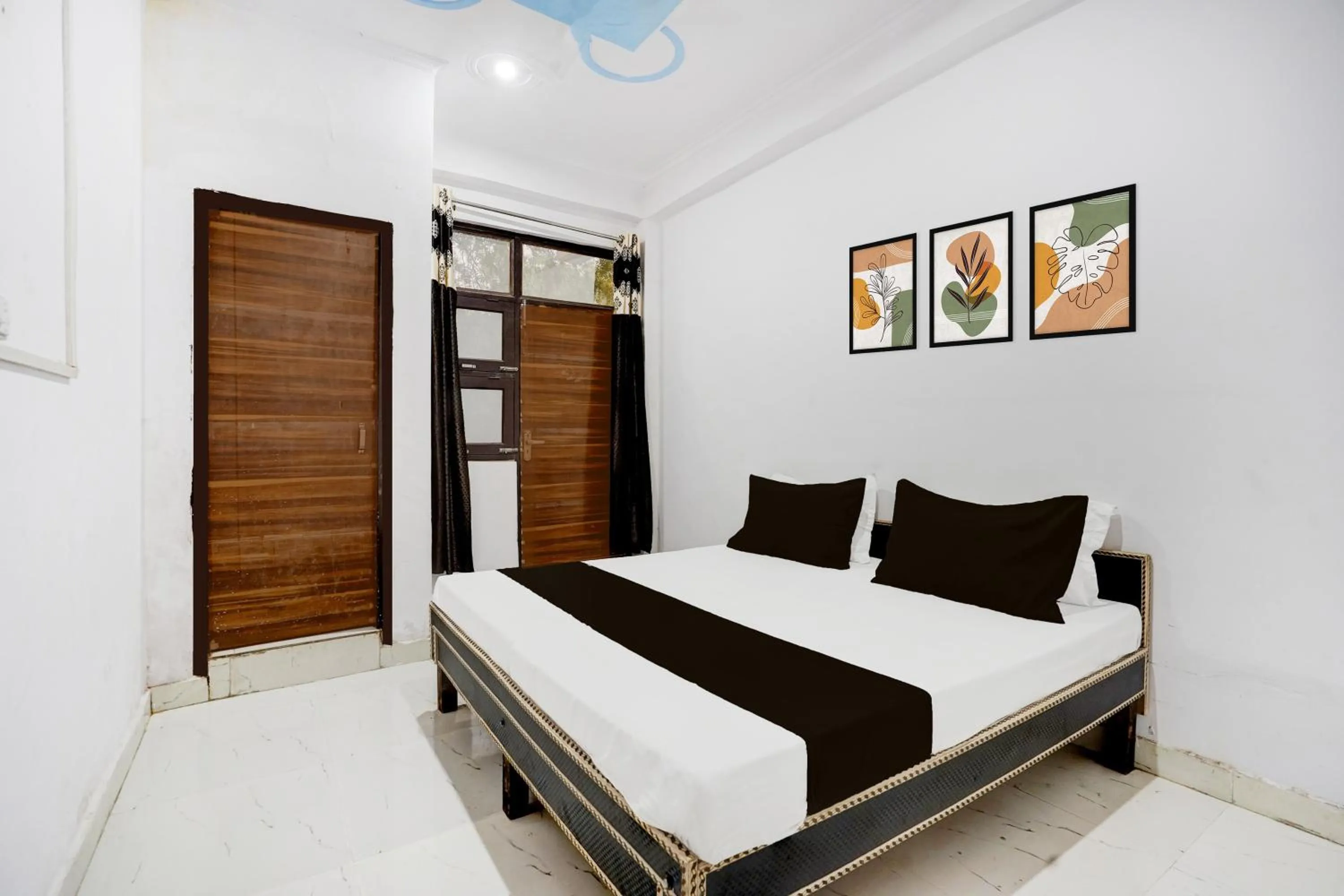 Bedroom in Hotel O by OYO IC Tower