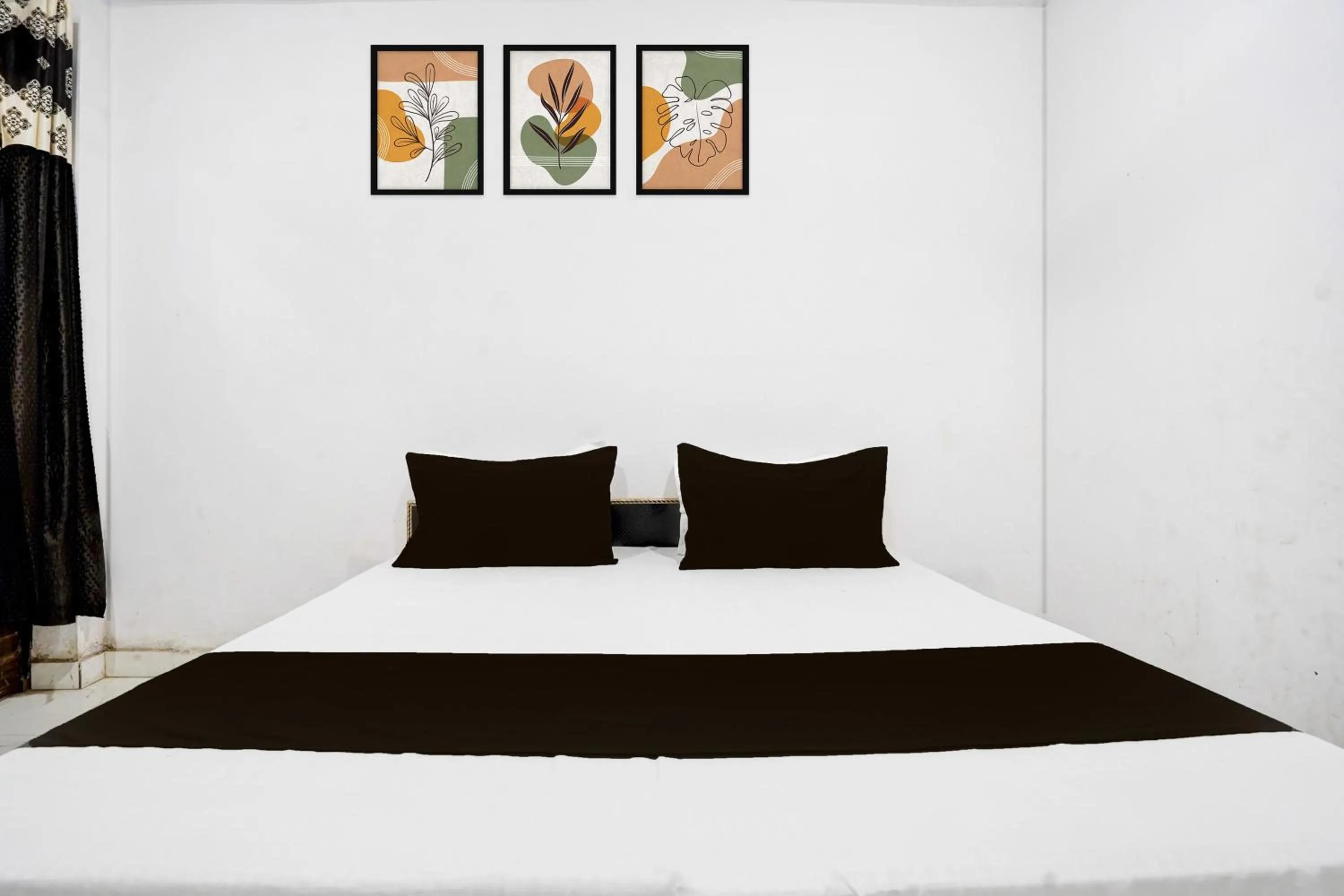 Bedroom in Hotel O by OYO IC Tower