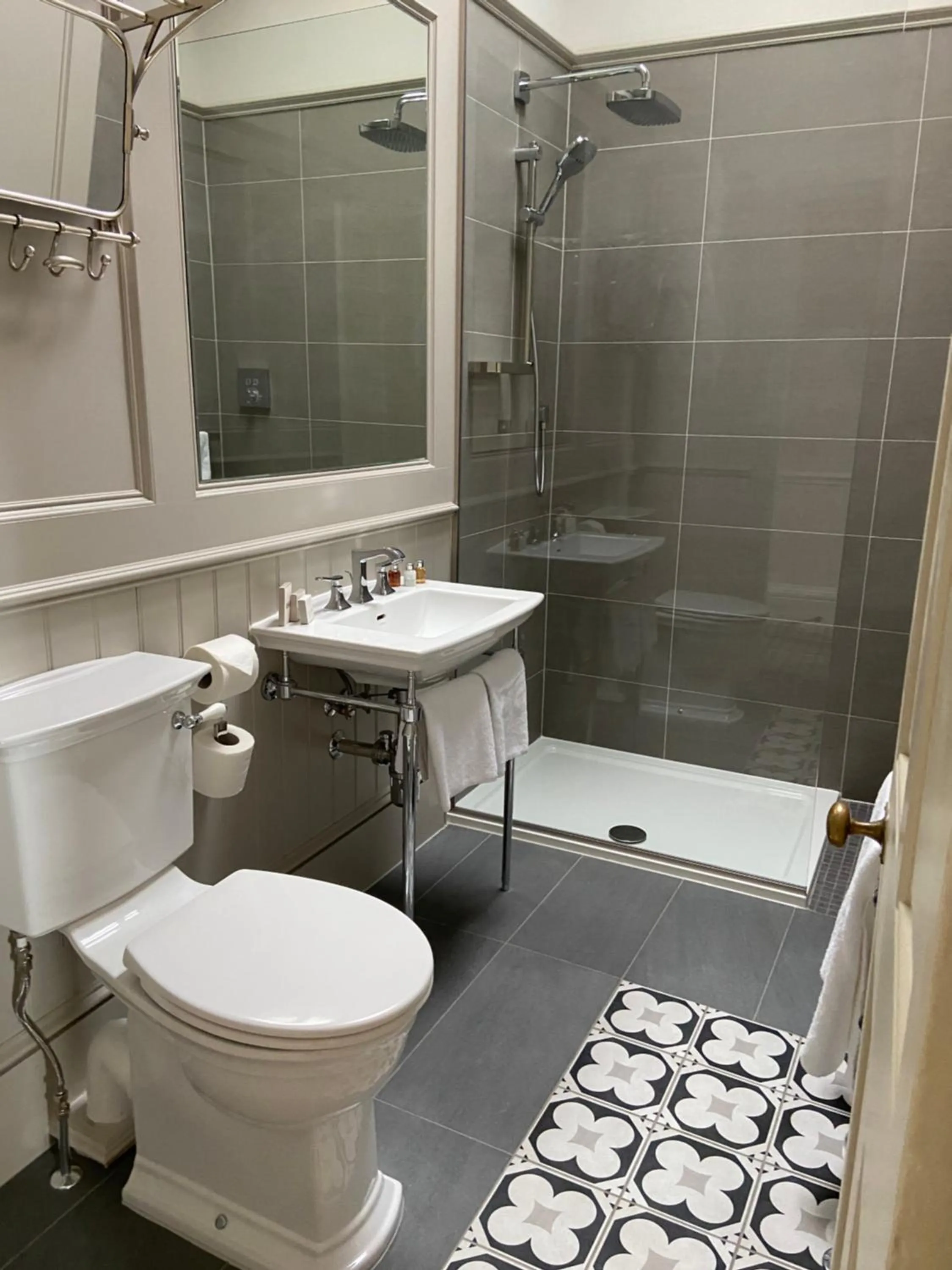 Bathroom in Cornhill Castle