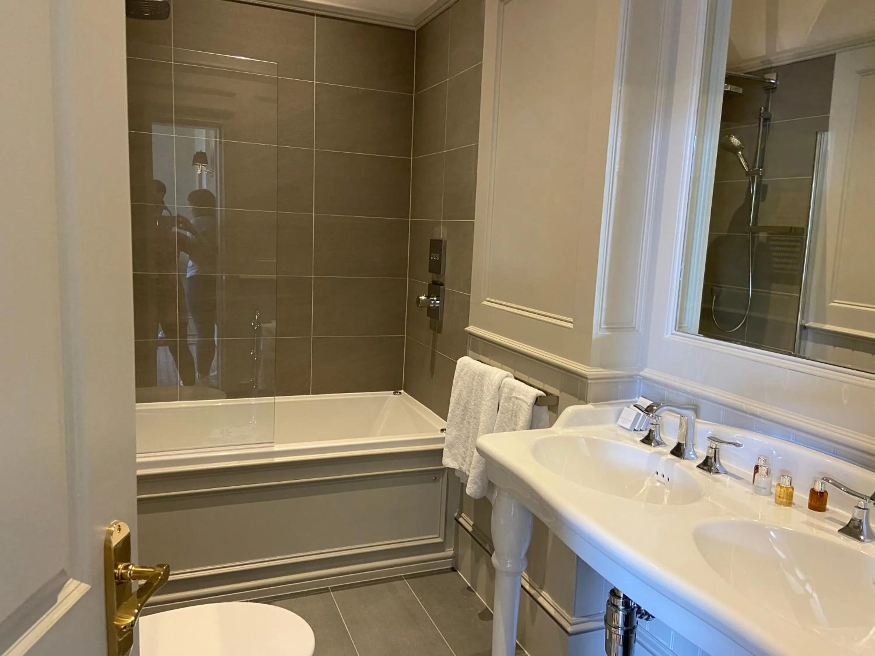 Bathroom in Cornhill Castle