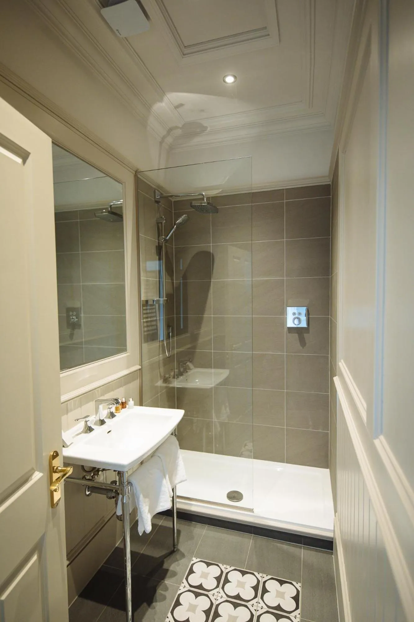 Bathroom in Cornhill Castle