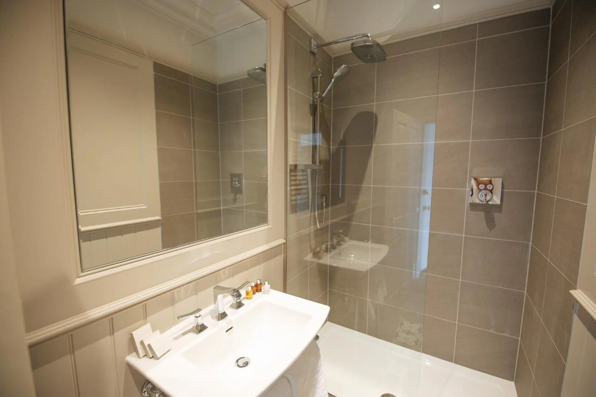 Bathroom in Cornhill Castle