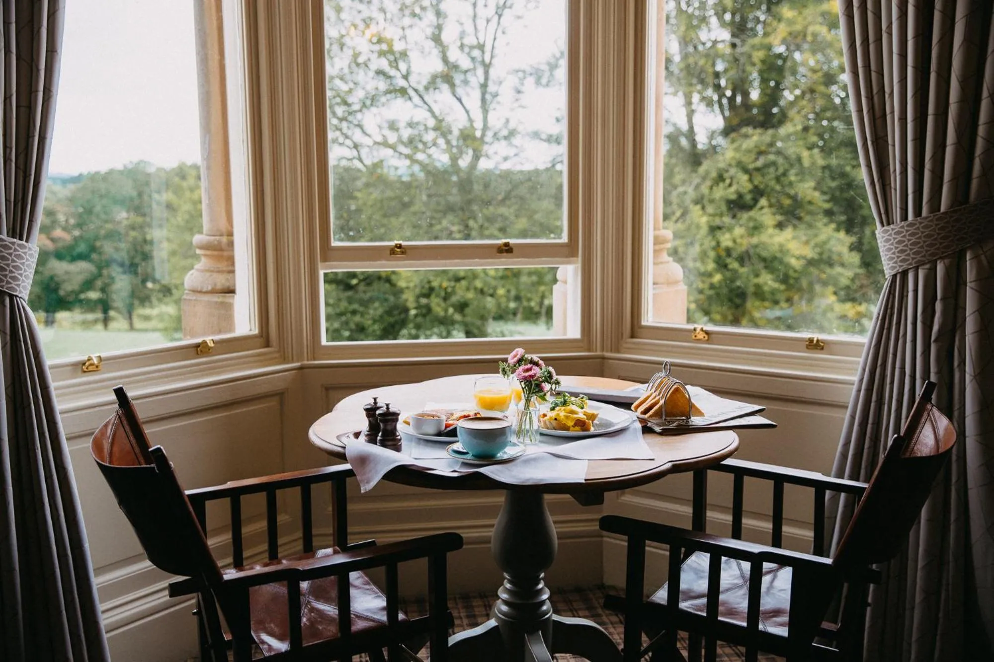 Breakfast in Cornhill Castle