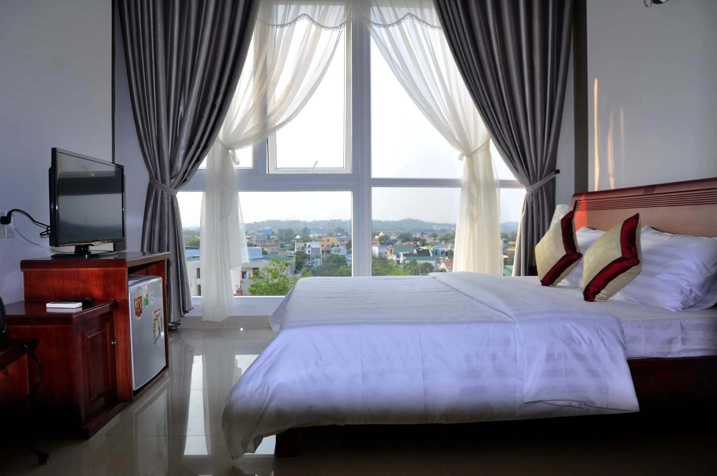 Bedroom, Bed in Cam Thanh Hotel