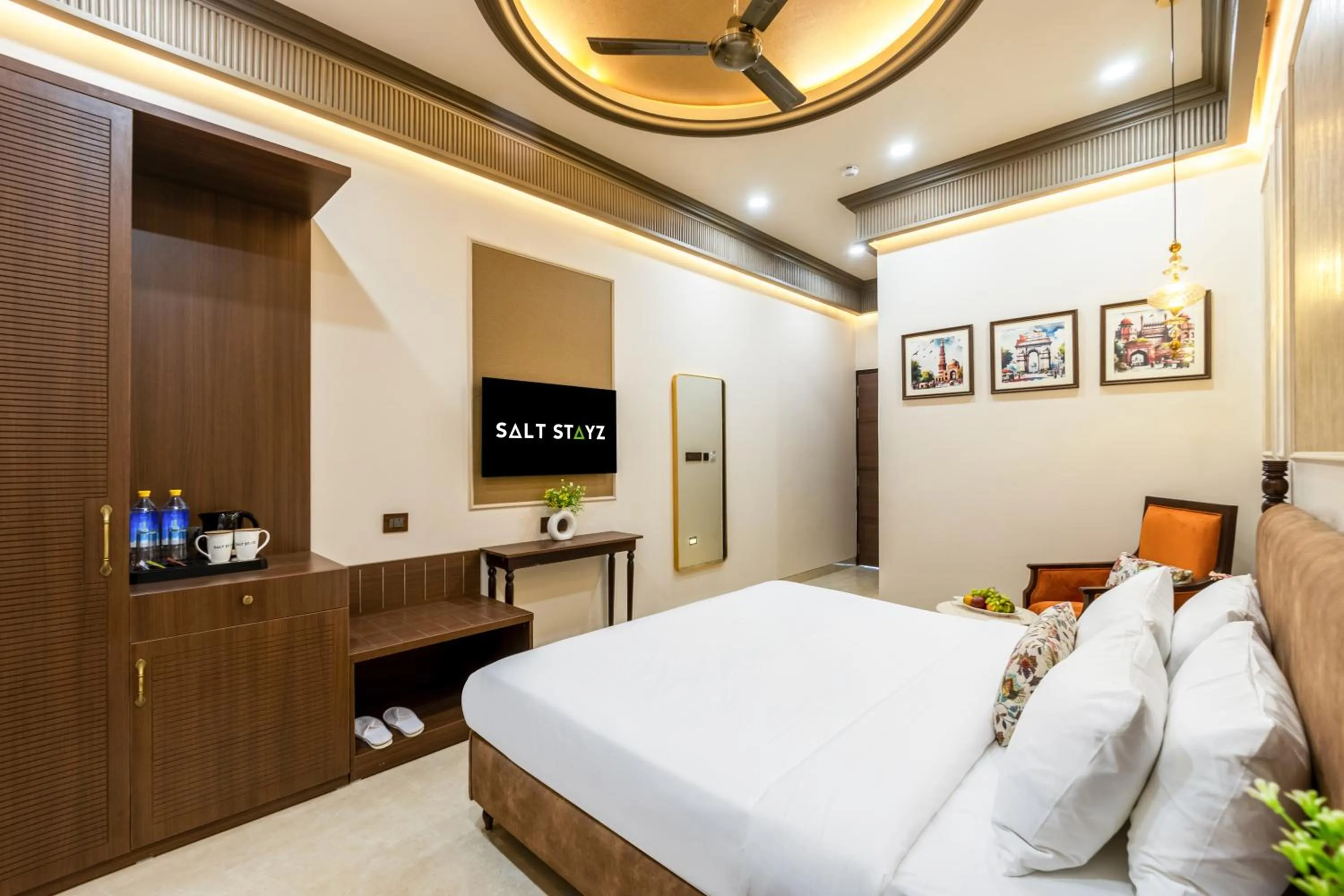 Bed in Saltstayz Autograph - Connaught Place