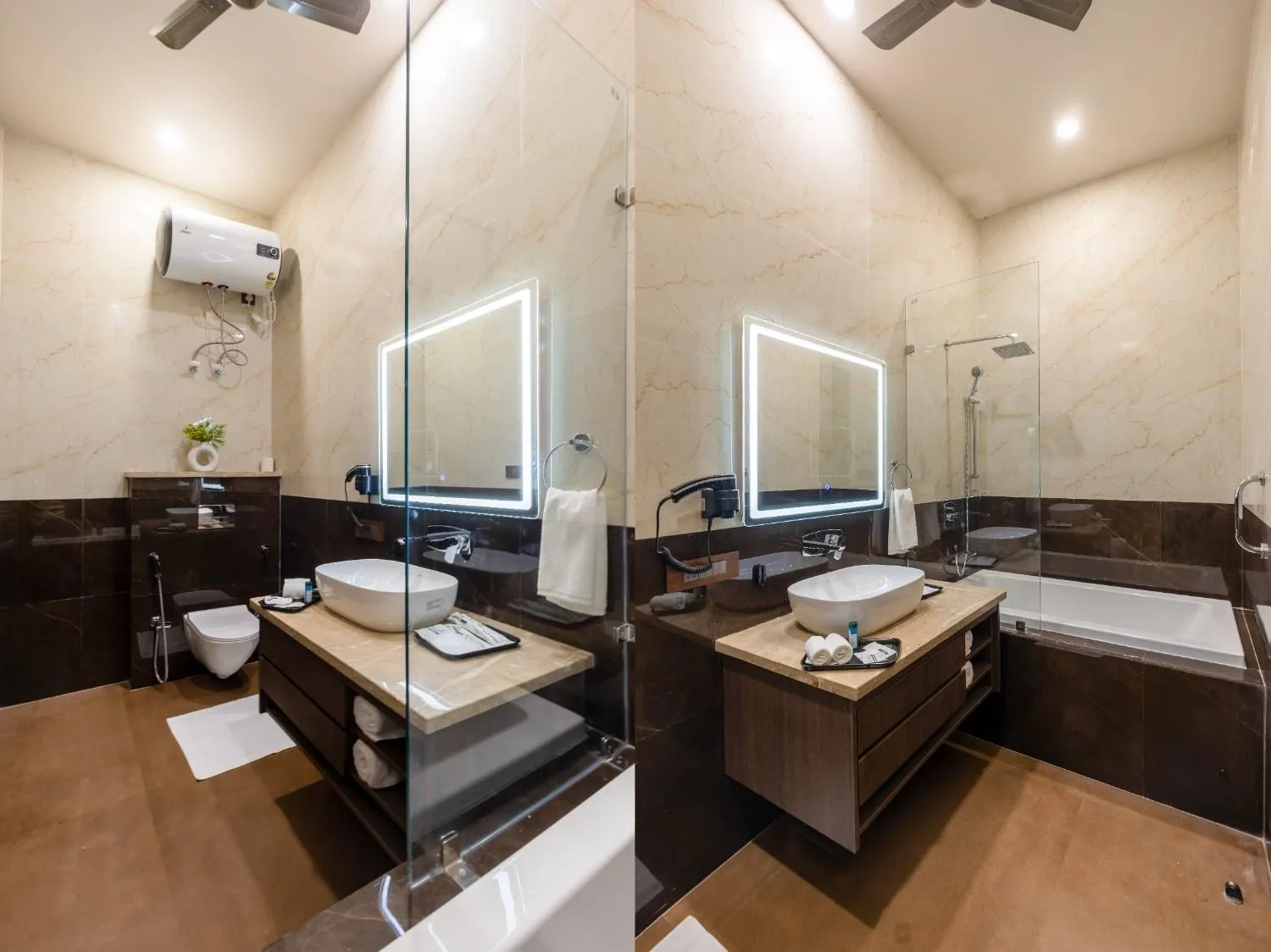 Shower in Saltstayz Autograph - Connaught Place