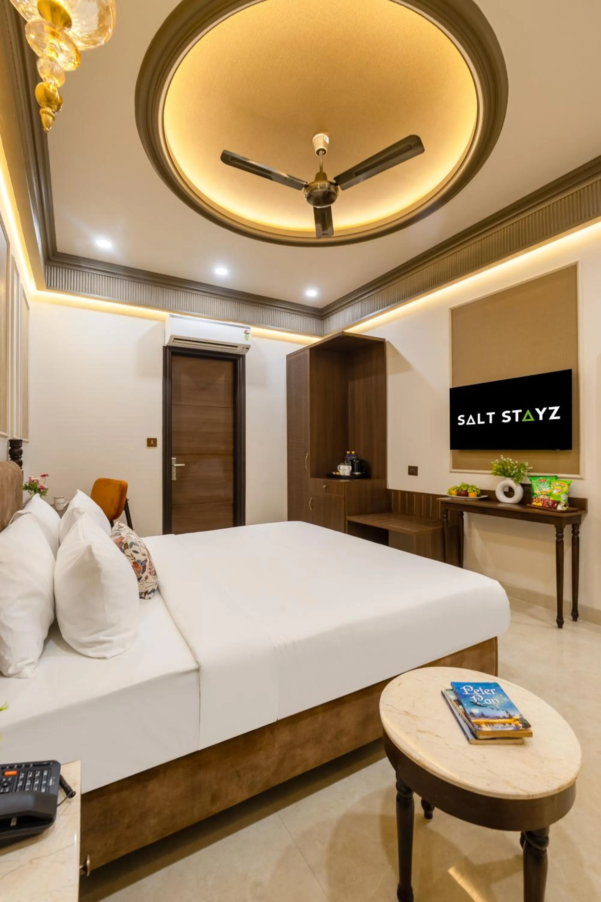 Bed in Saltstayz Autograph - Connaught Place