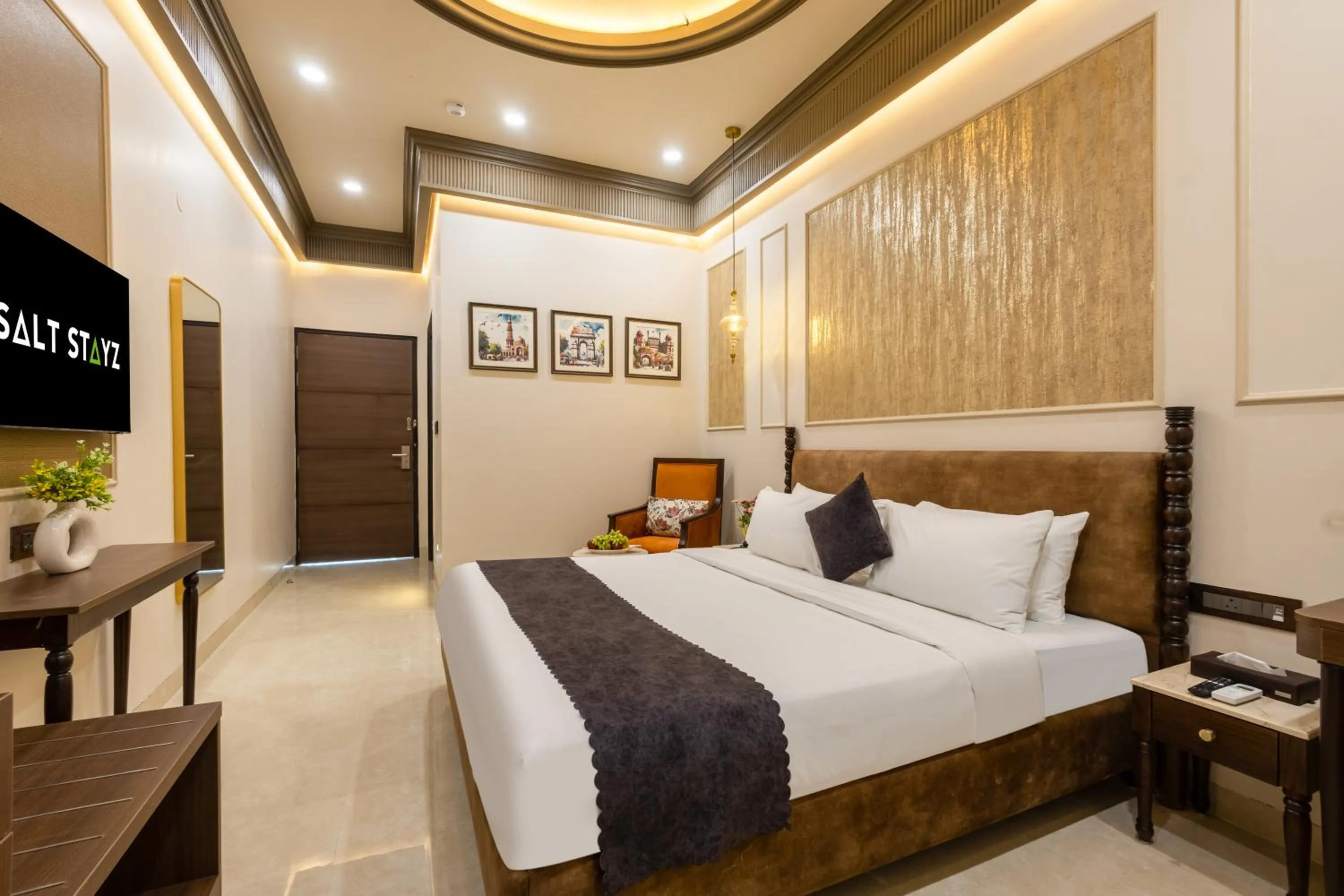 Bed in Saltstayz Autograph - Connaught Place