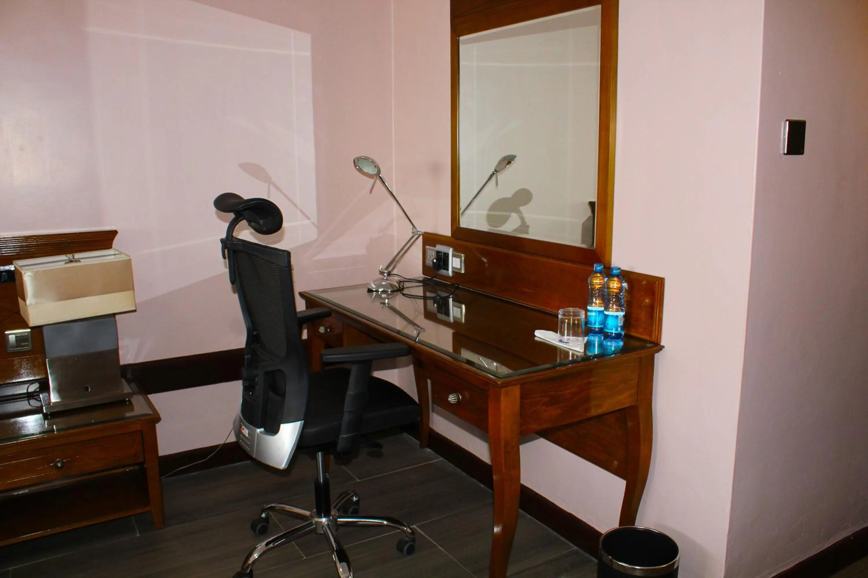 hair dresser in Merica Hotel