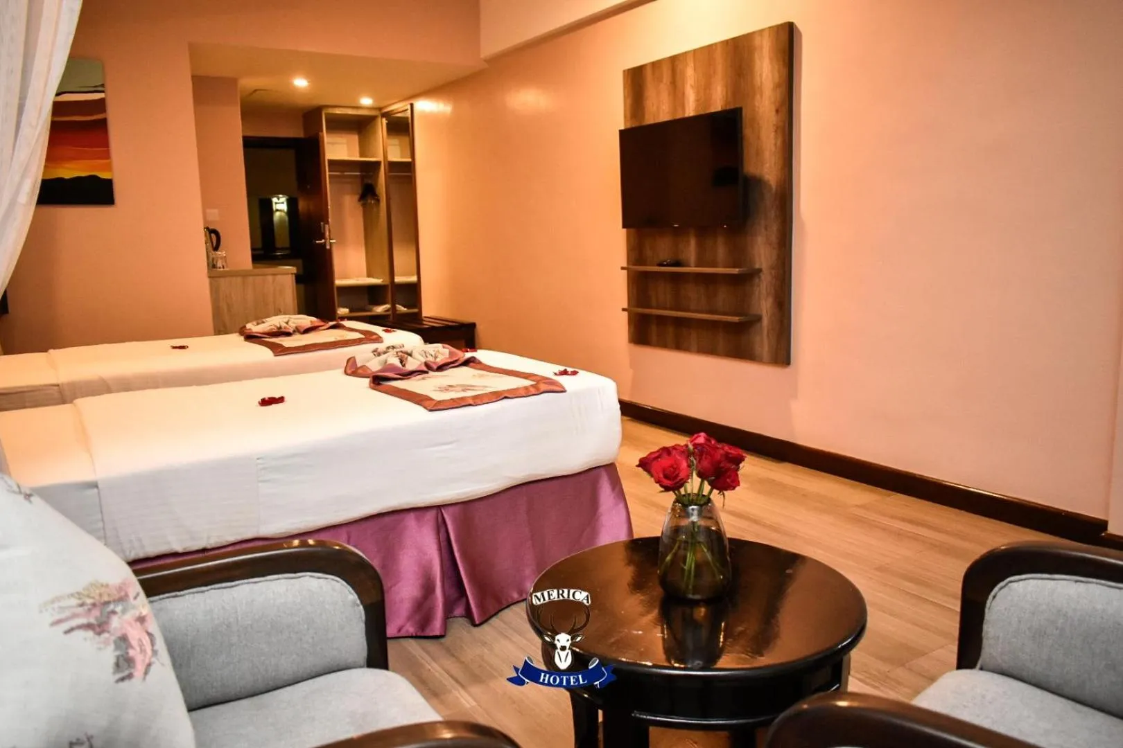 Bedroom, Bed in Merica Hotel