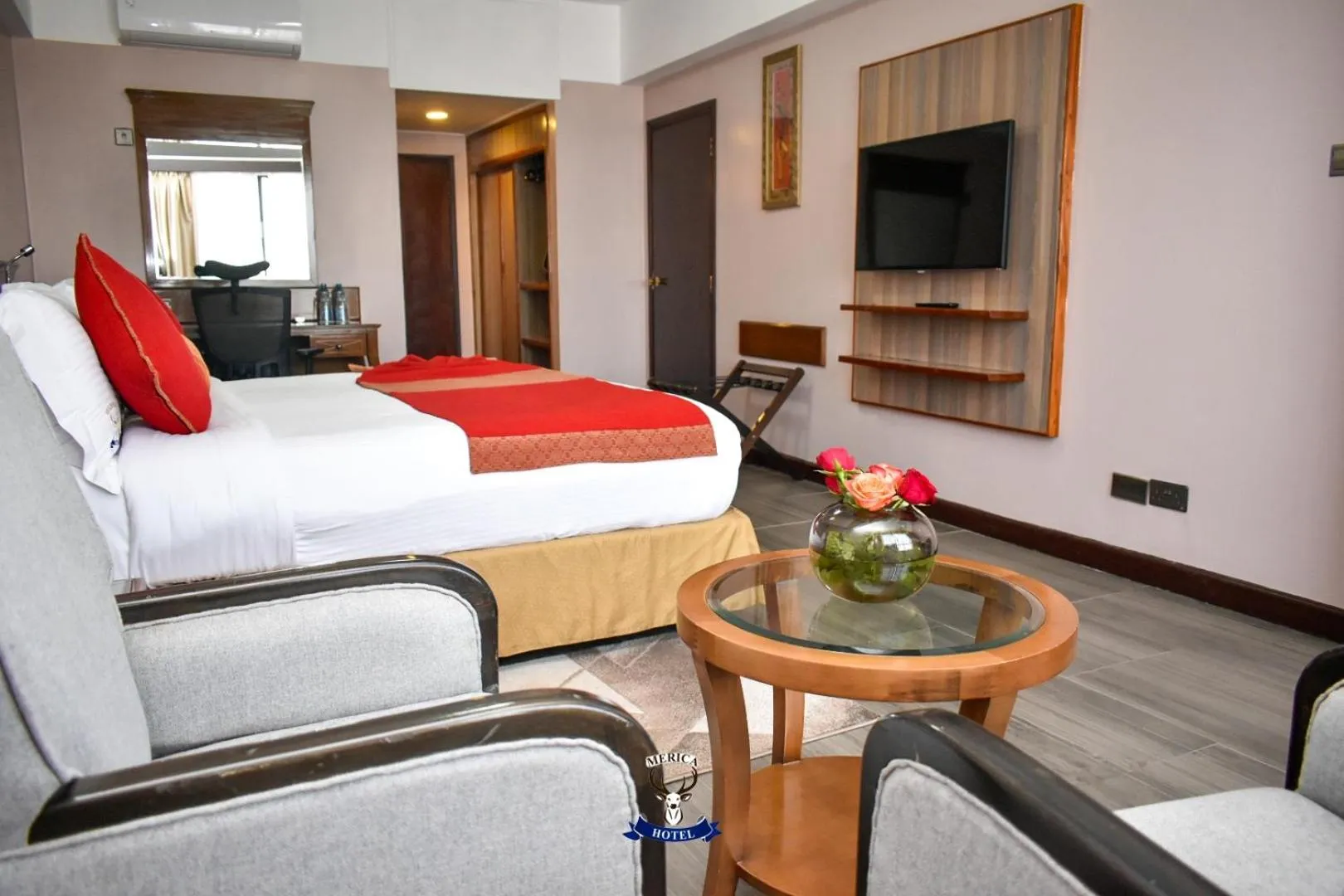 Bedroom, Bed in Merica Hotel