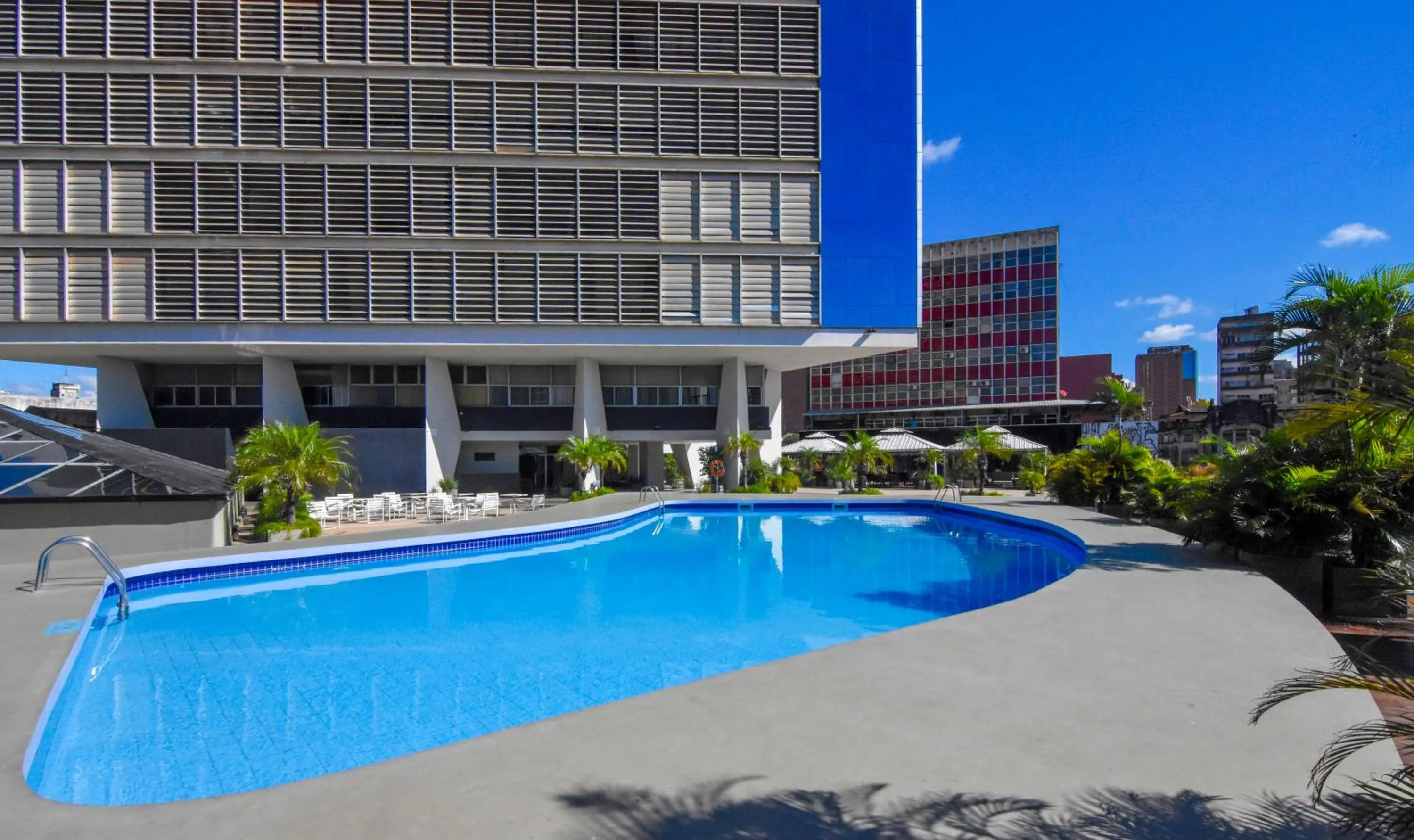 Swimming pool in Hotel Guarani Asuncion