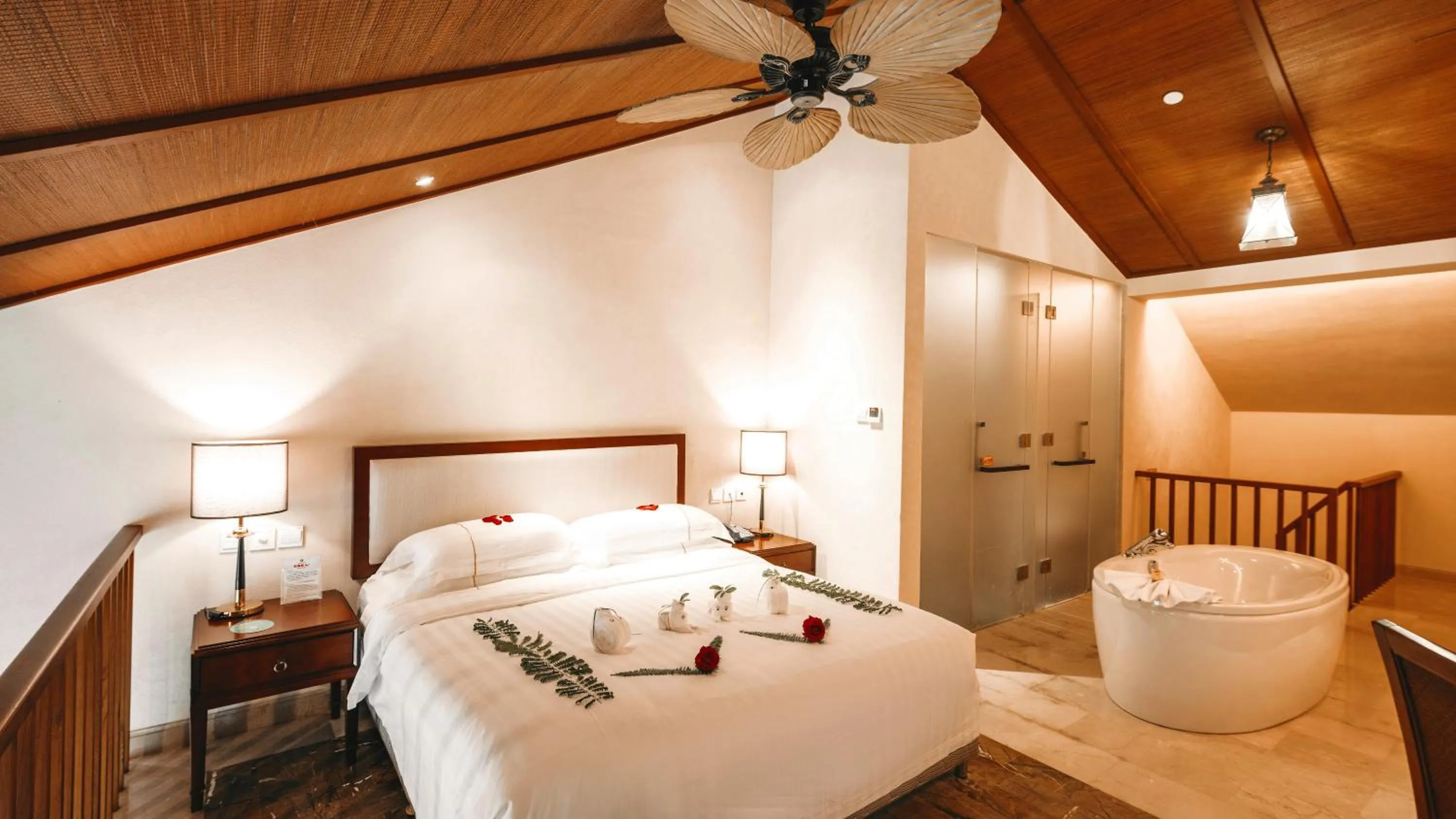 Bed in Stony Brook Villa Jianguo Resort Sanya