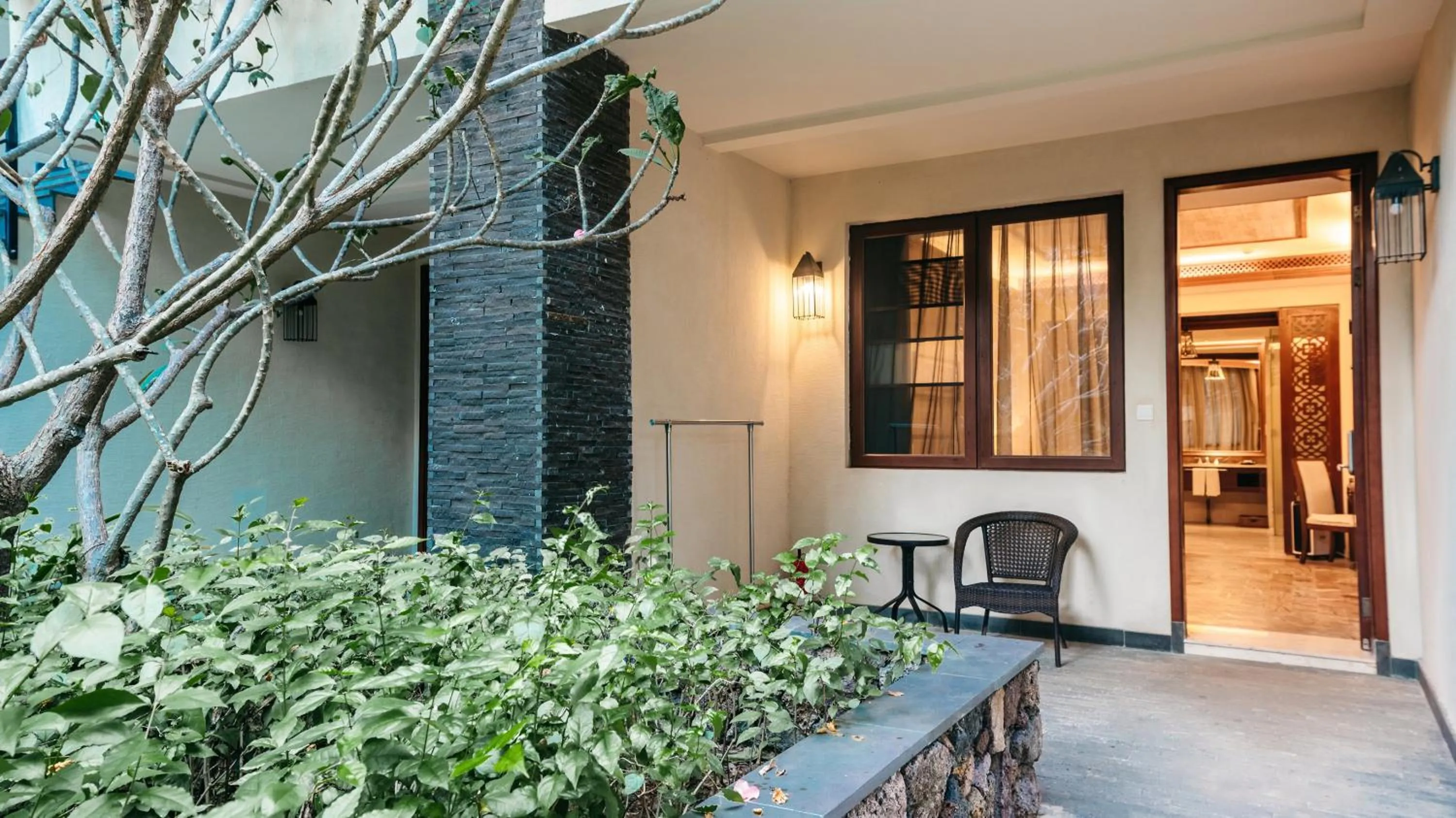 Property building in Stony Brook Villa Jianguo Resort Sanya