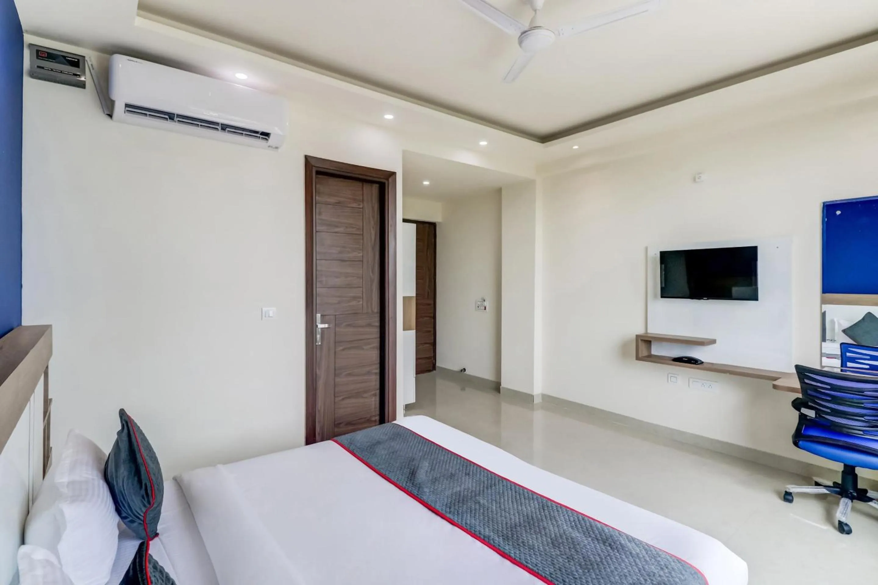 Bedroom, Bed in Hotel O Metro suites