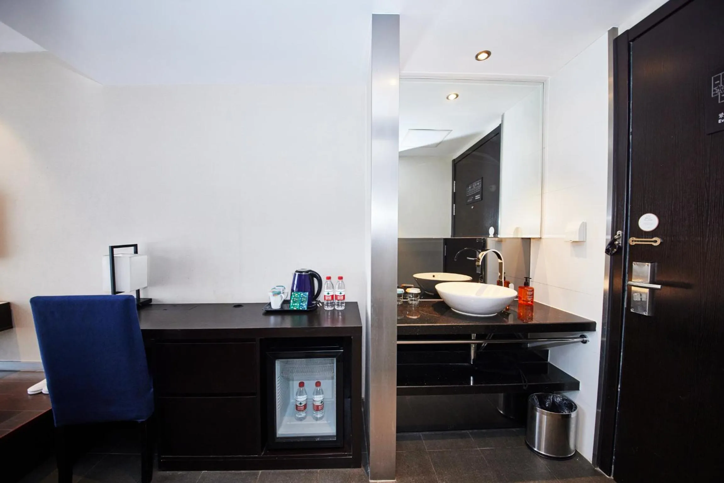 Photo of the whole room in Orange Hotel Shanghai Hongkou Football Stadium Branch