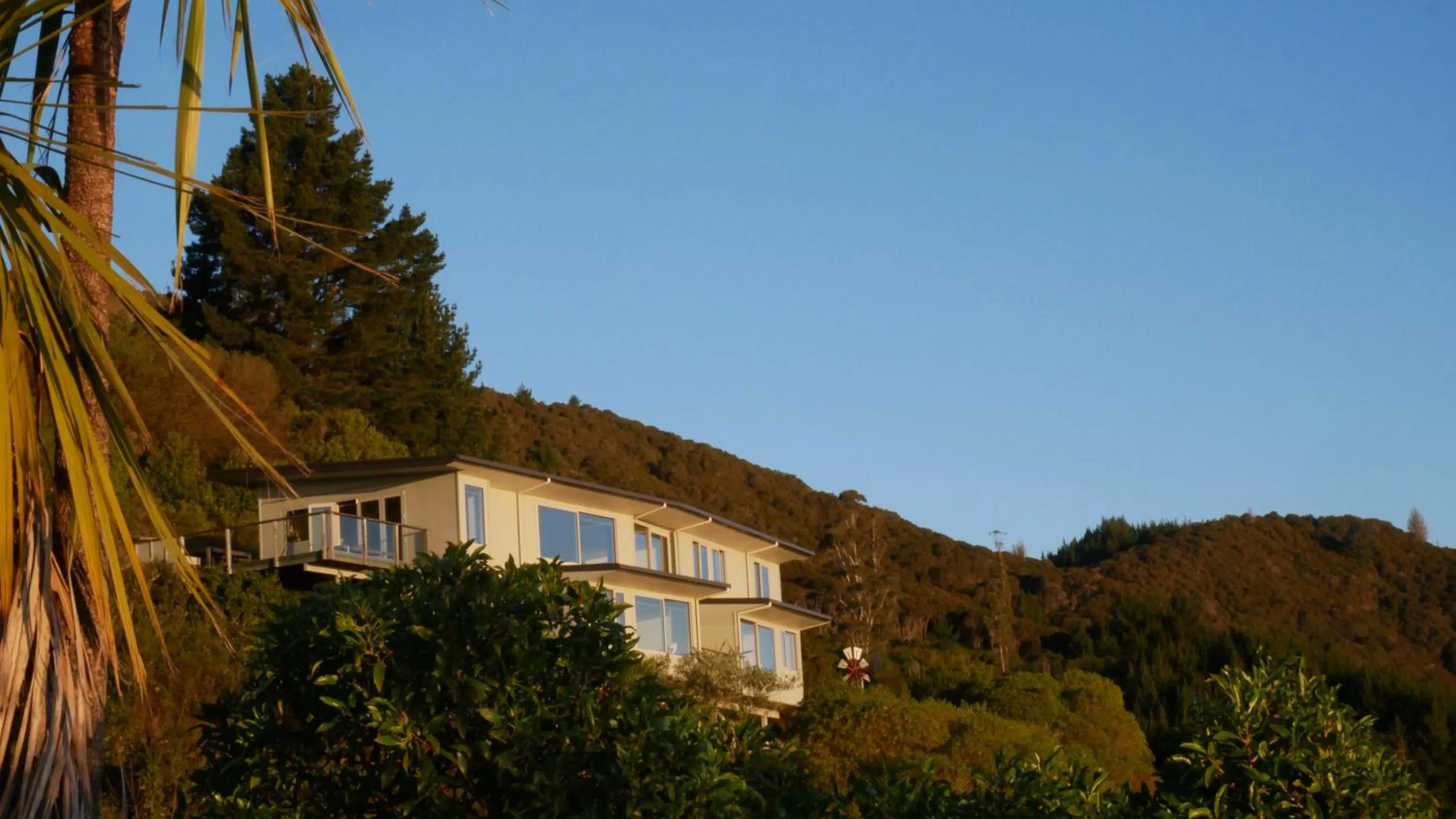 Property building in Big Sky Nelson Luxury Eco B&B