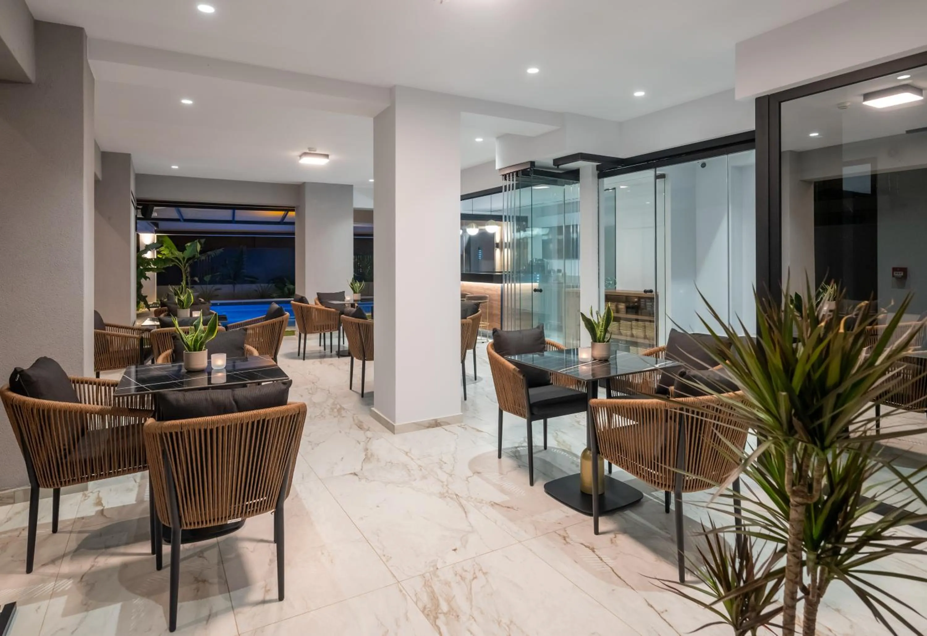 Restaurant/places to eat in Captain Napoleon Paterakis CNP Luxurious Suites