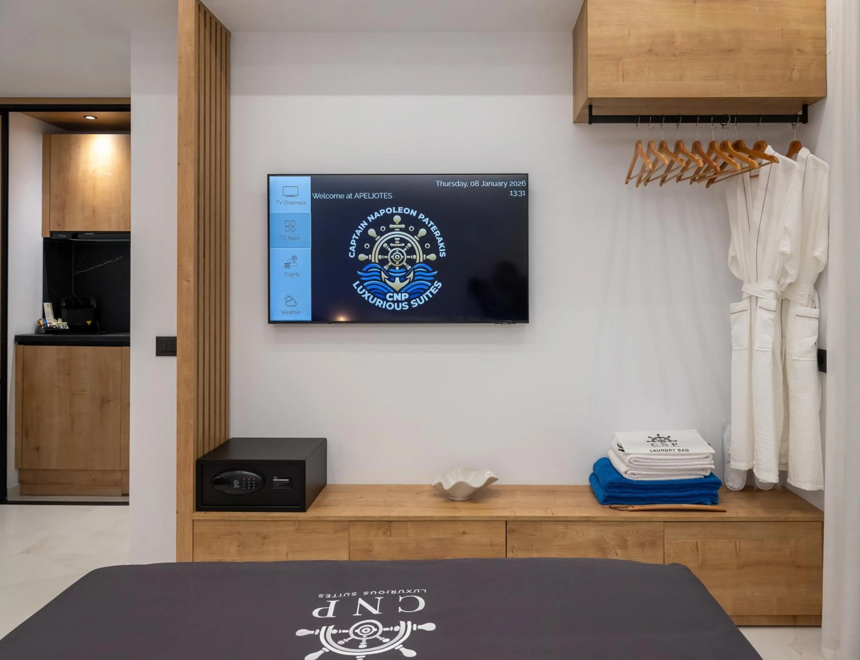 TV and multimedia in Captain Napoleon Paterakis CNP Luxurious Suites