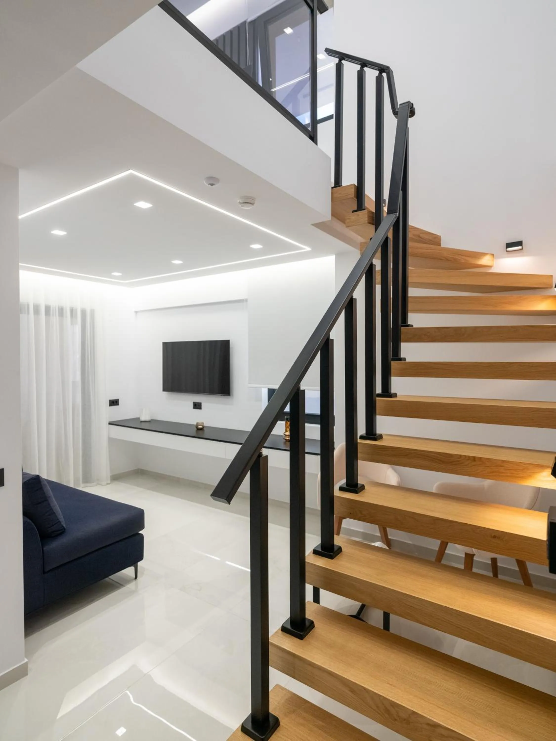 TV and multimedia in Captain Napoleon Paterakis CNP Luxurious Suites