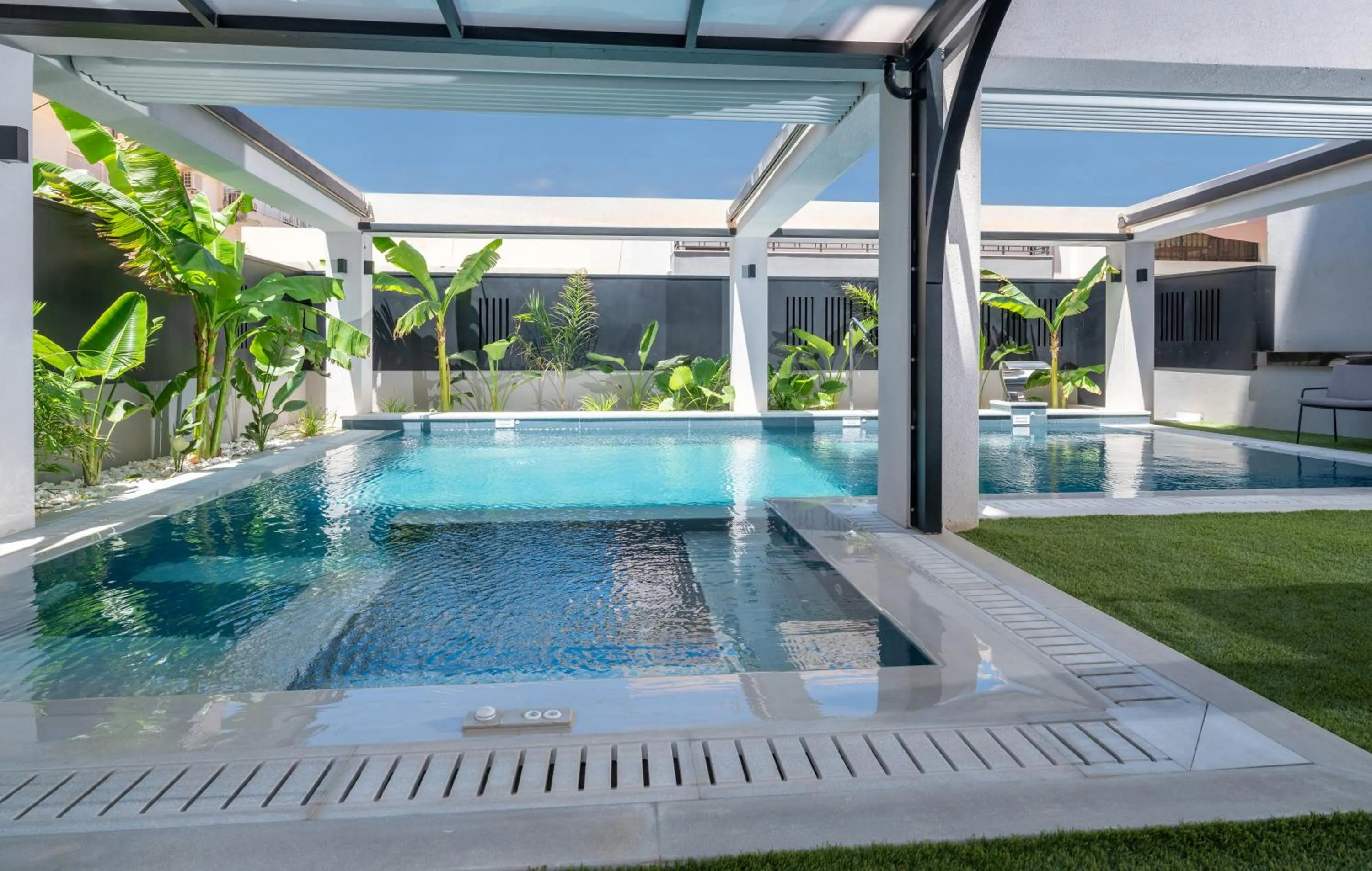 Swimming pool in Captain Napoleon Paterakis CNP Luxurious Suites