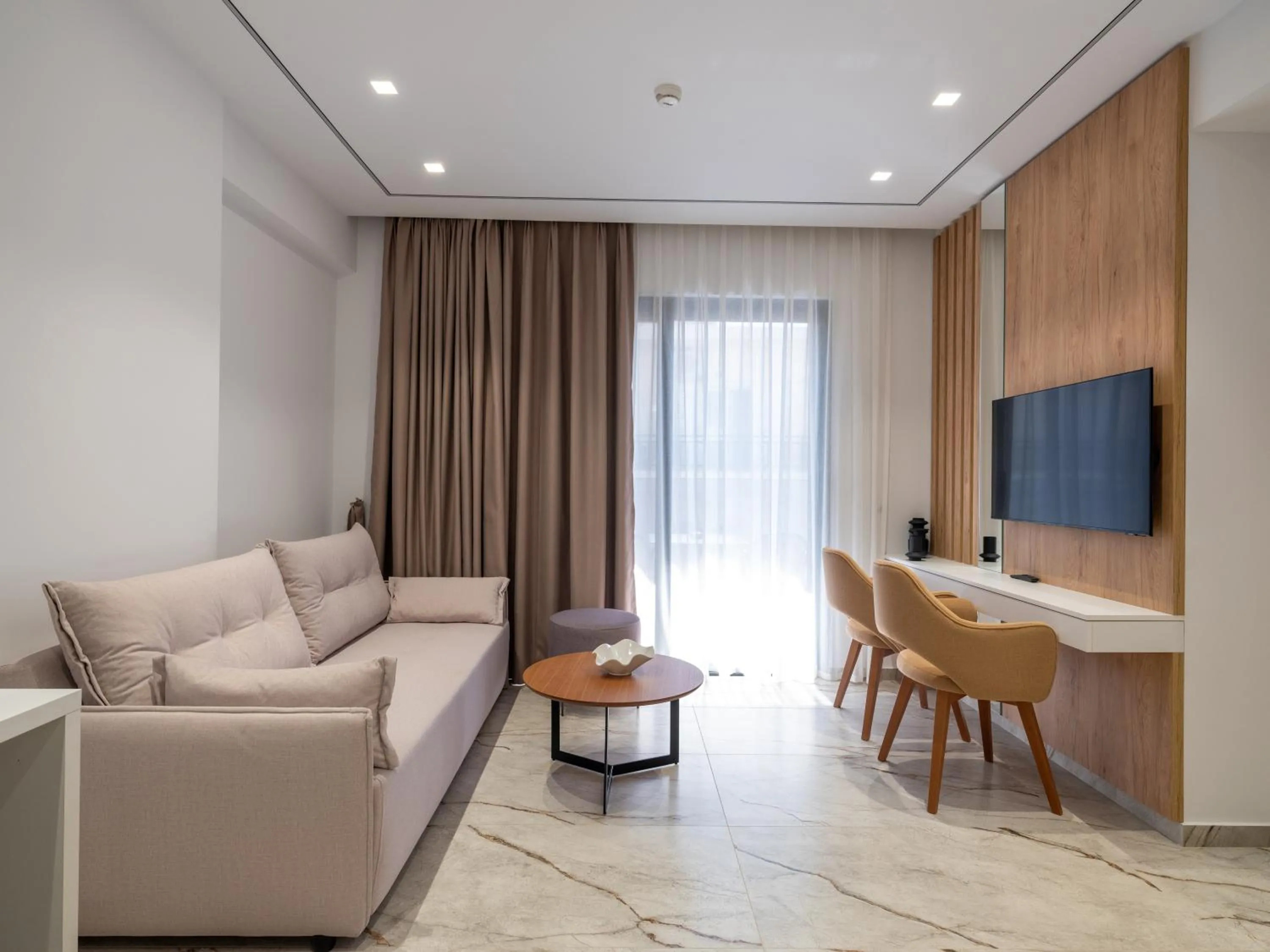 TV and multimedia in Captain Napoleon Paterakis CNP Luxurious Suites