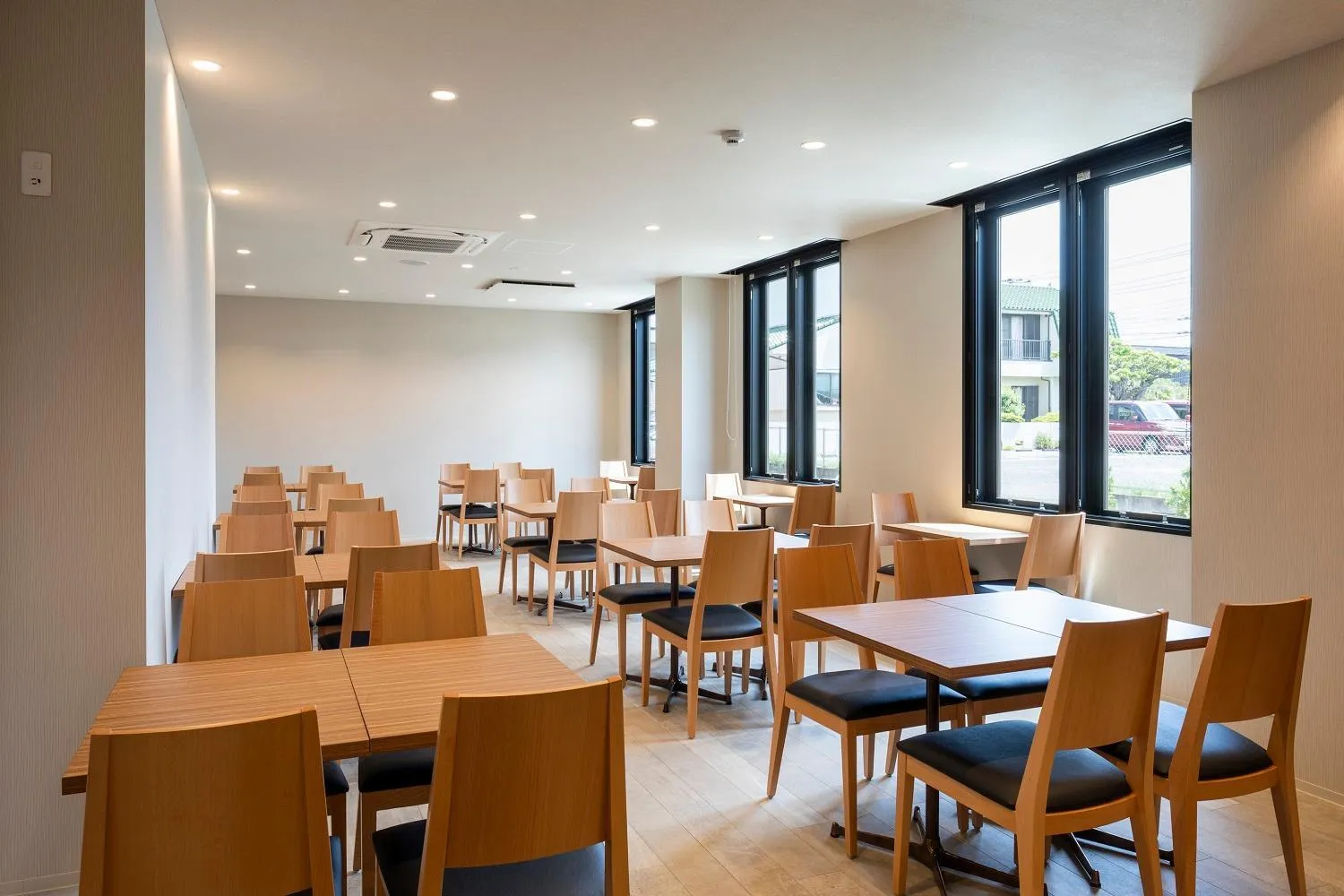 Restaurant/places to eat in Hotel Crown Hills GOI