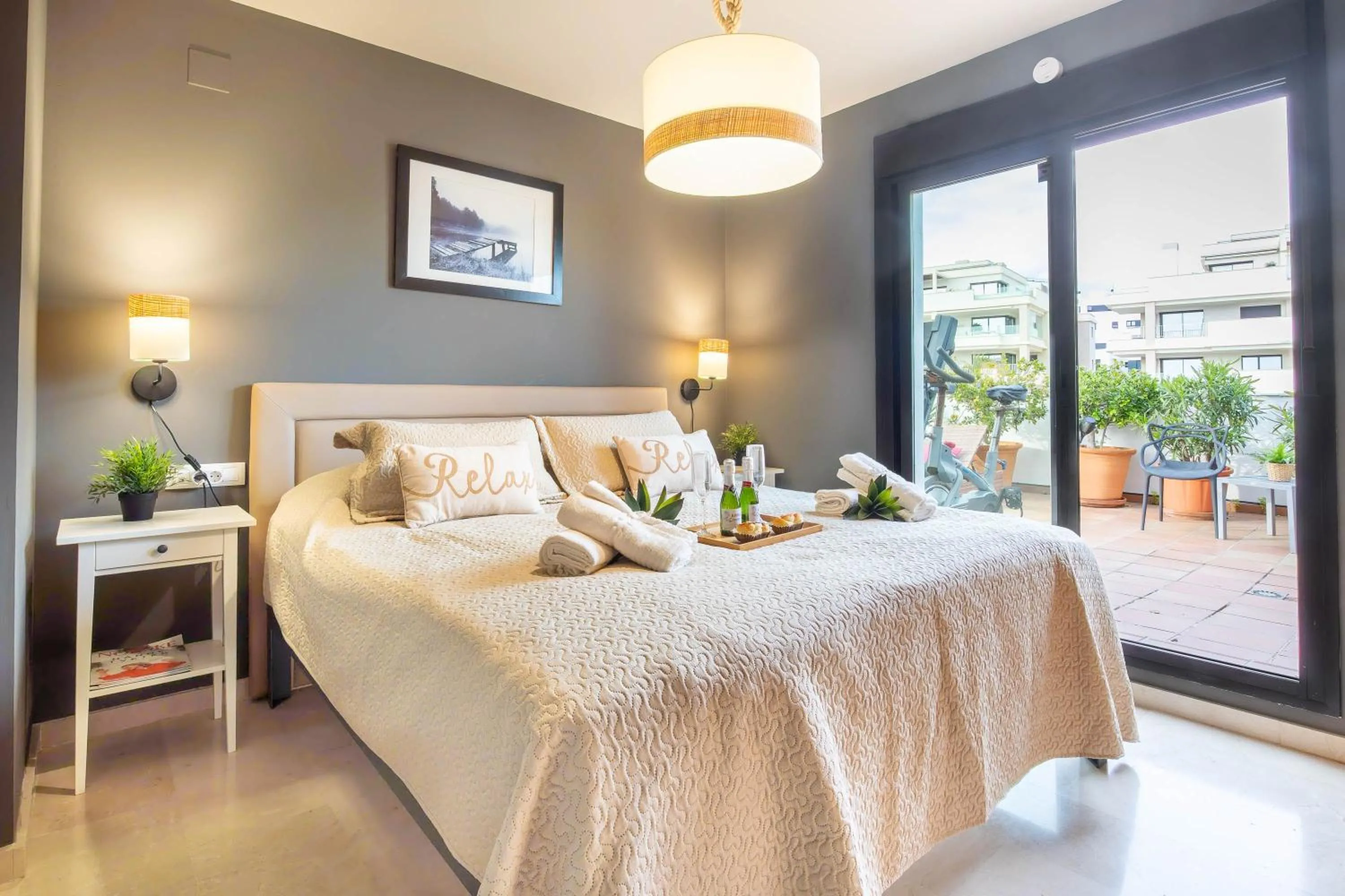Bedroom, Bed in Luxury Cala Blanca Walking To Beach - Happy Rentals