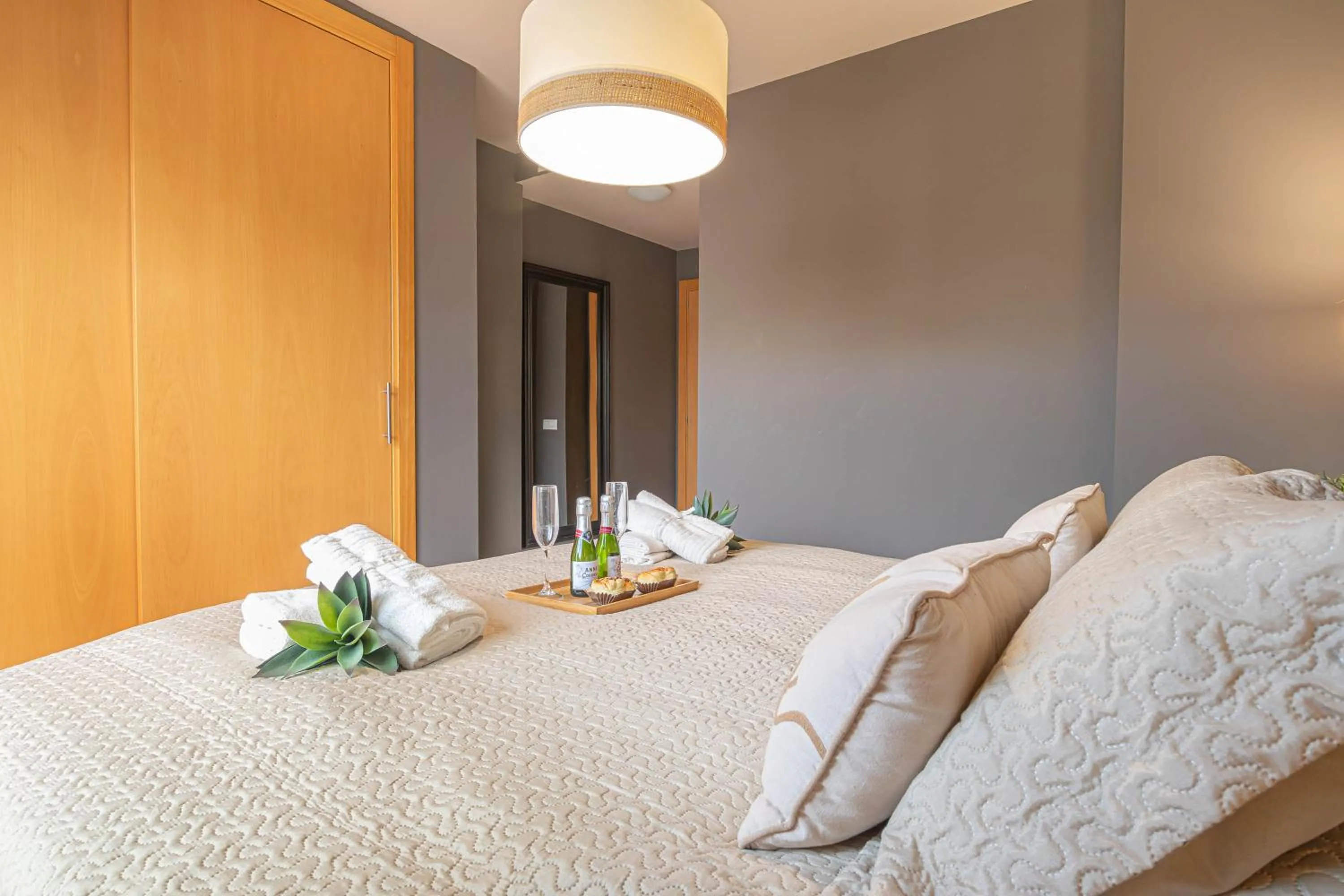 Bedroom, Bed in Luxury Cala Blanca Walking To Beach - Happy Rentals