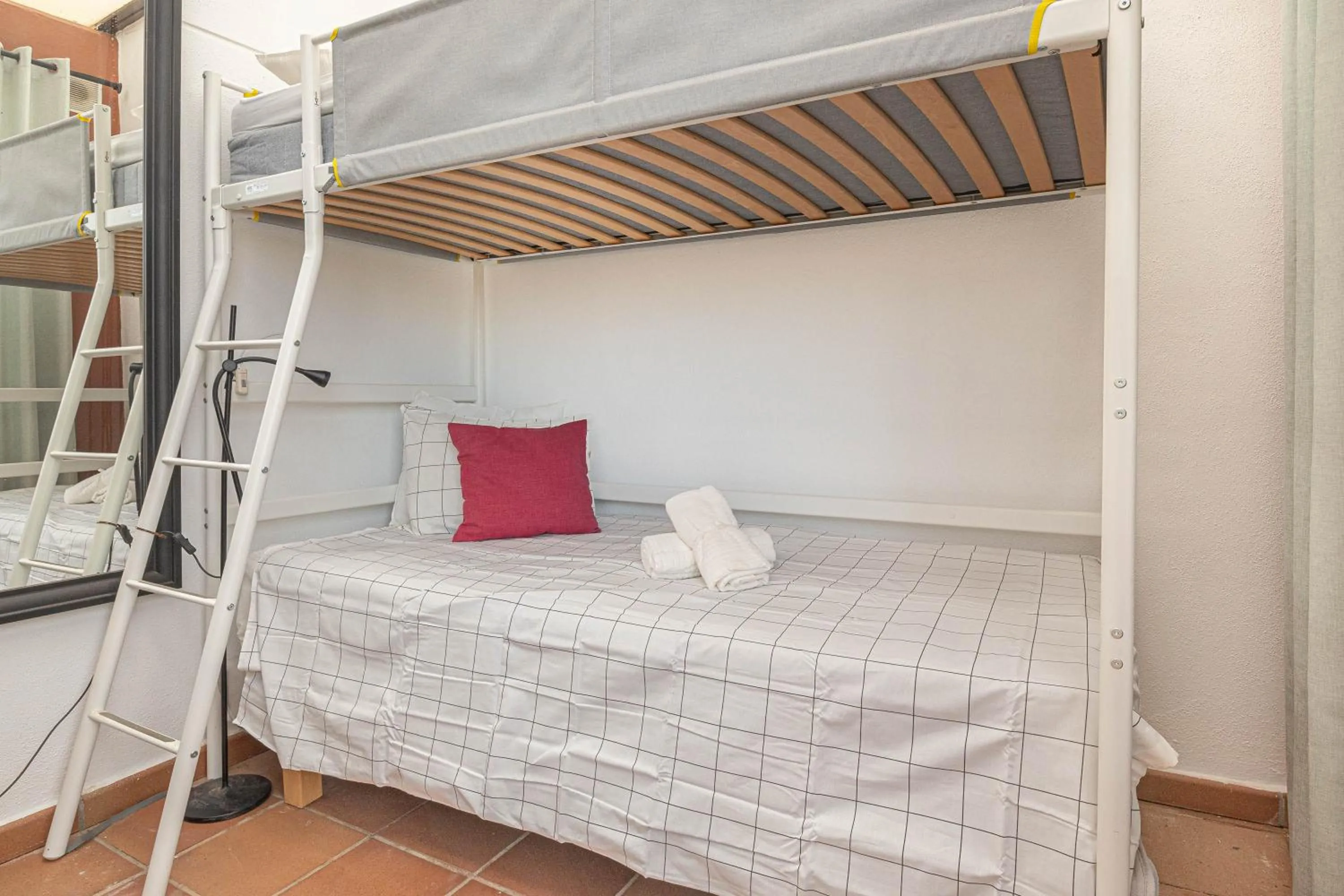 Bed in Luxury Cala Blanca Walking To Beach - Happy Rentals