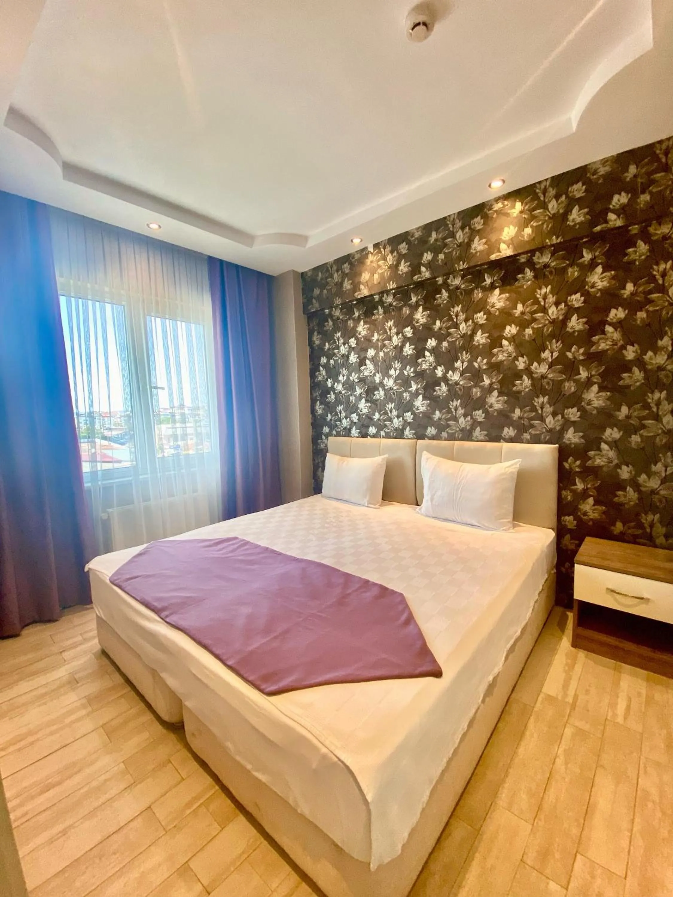 Bedroom, Bed in Udi Hotel