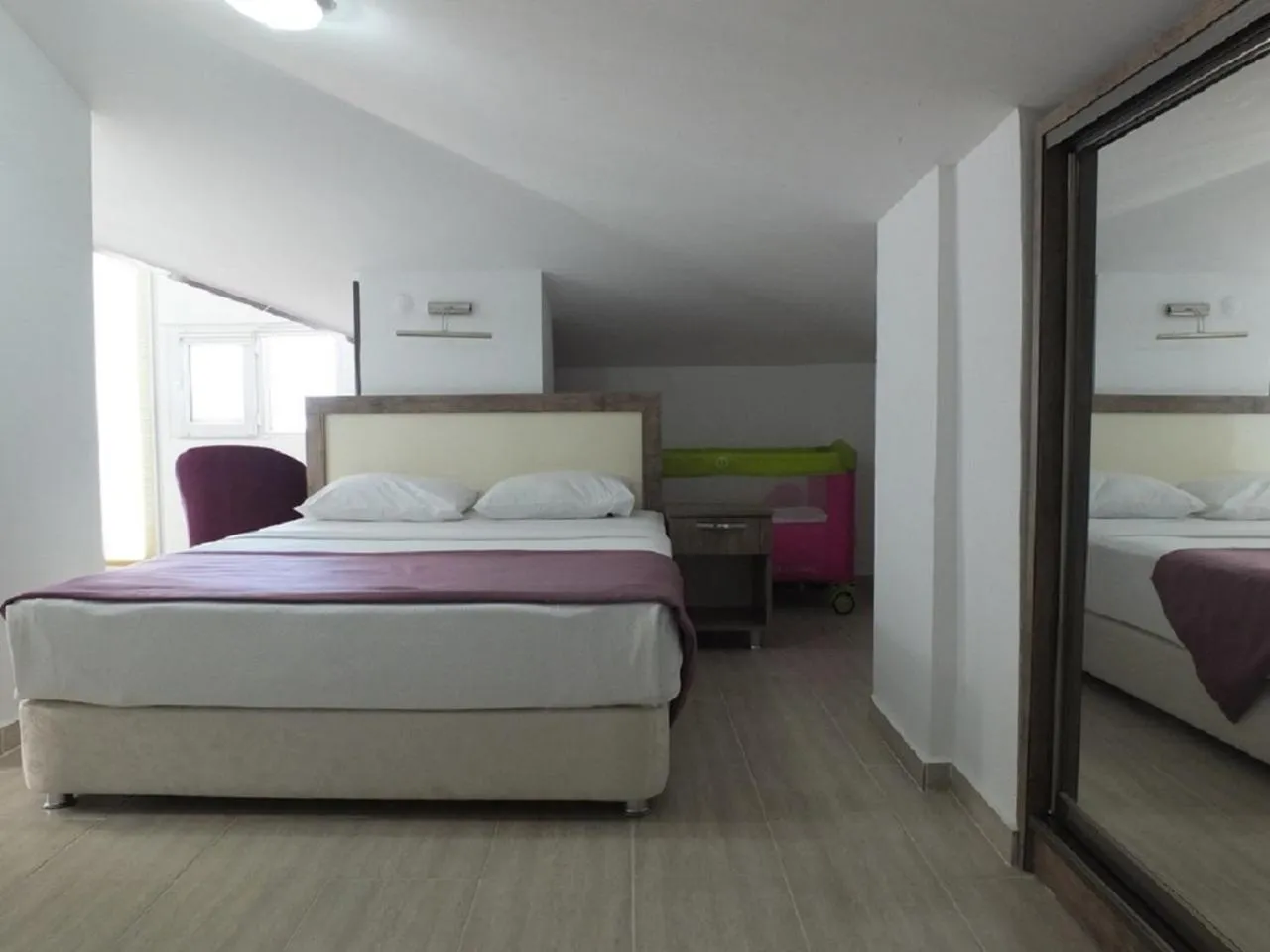 Bedroom, Bed in Udi Hotel