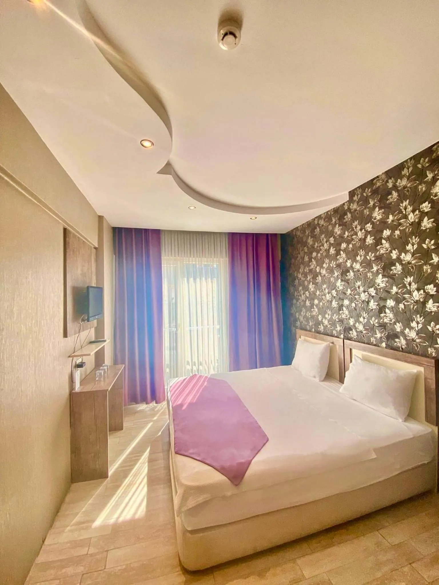 Bedroom, Bed in Udi Hotel