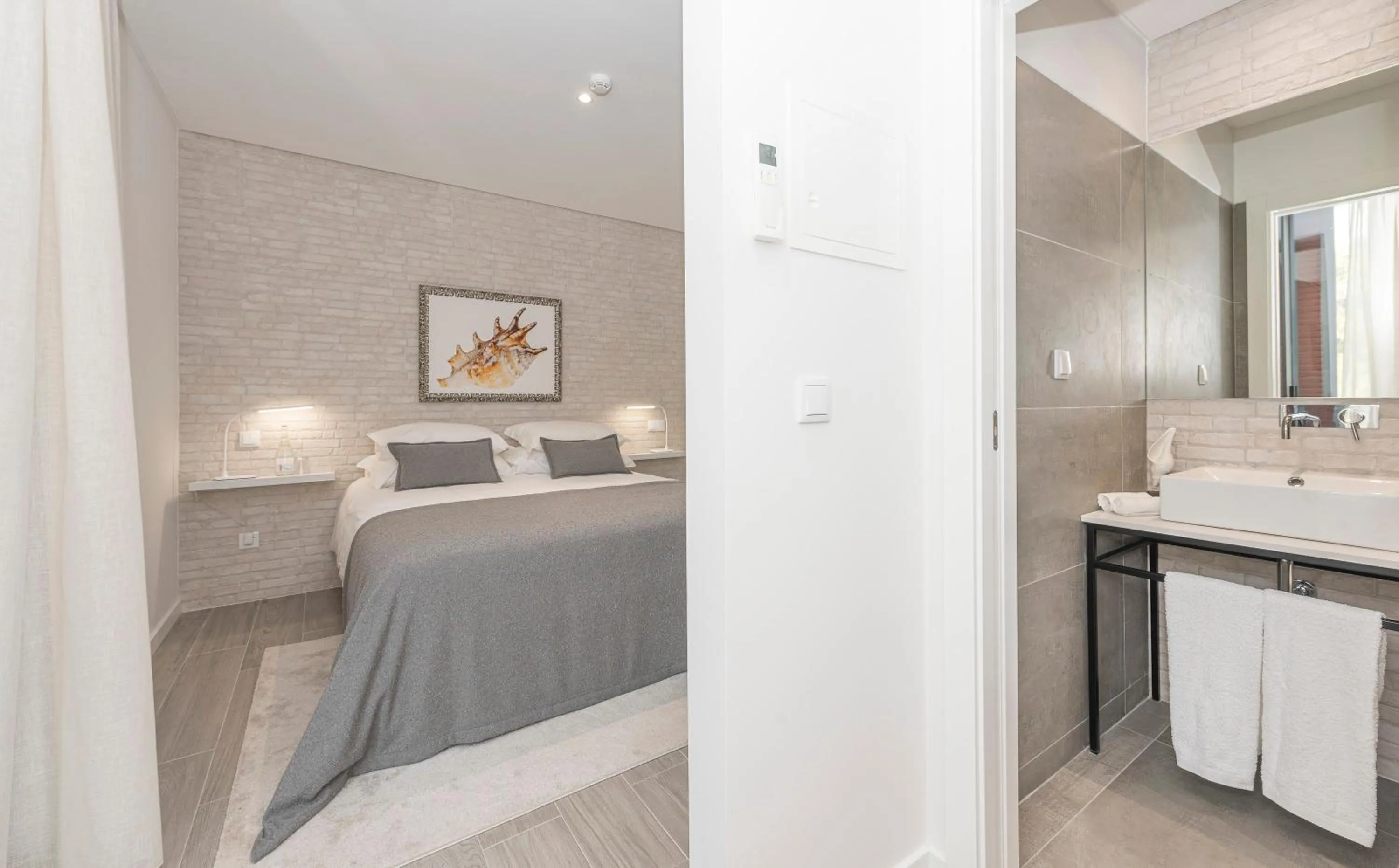 Bedroom, Bed in Estoril Village Guest House