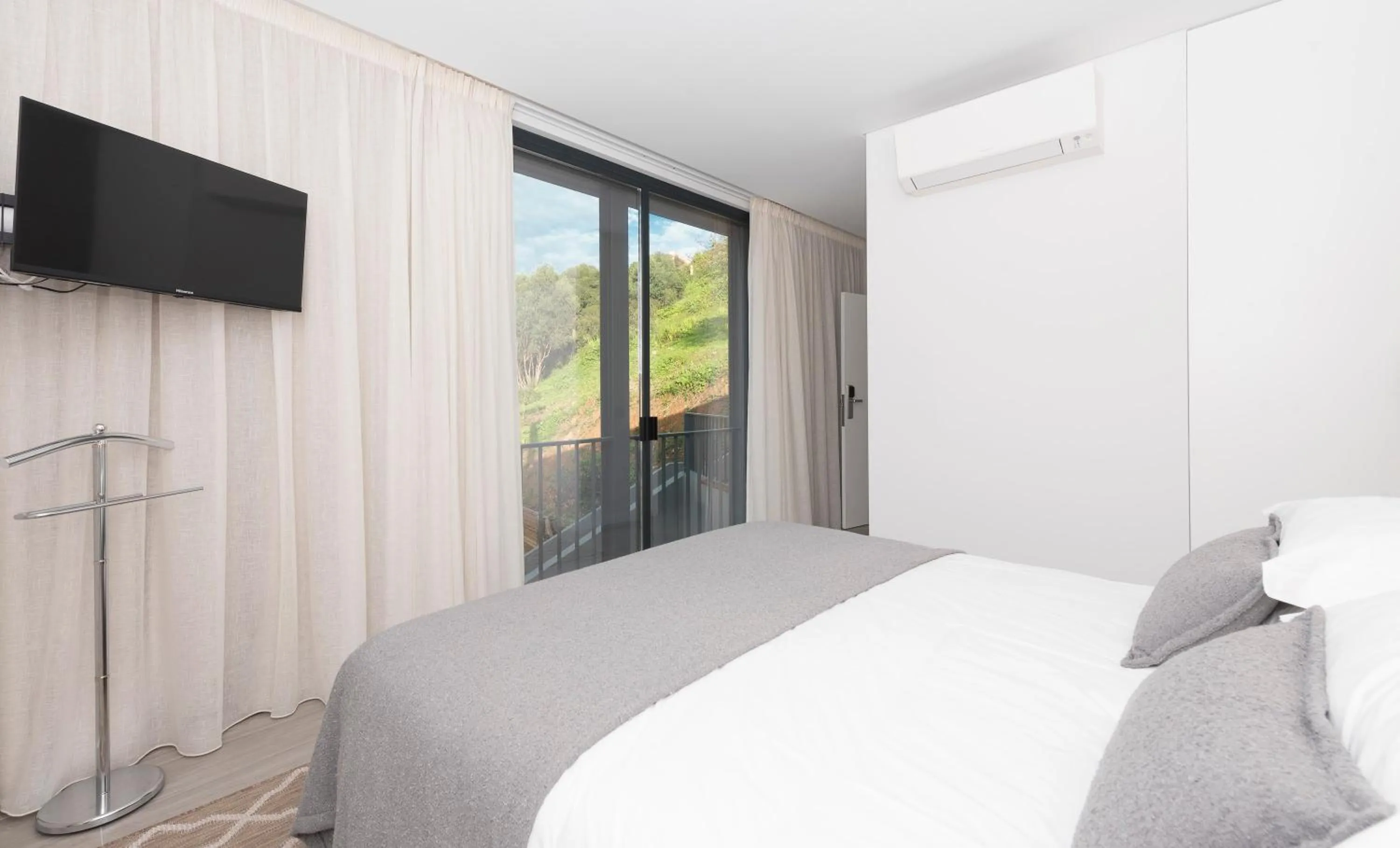 Bedroom, Bed in Estoril Village Guest House