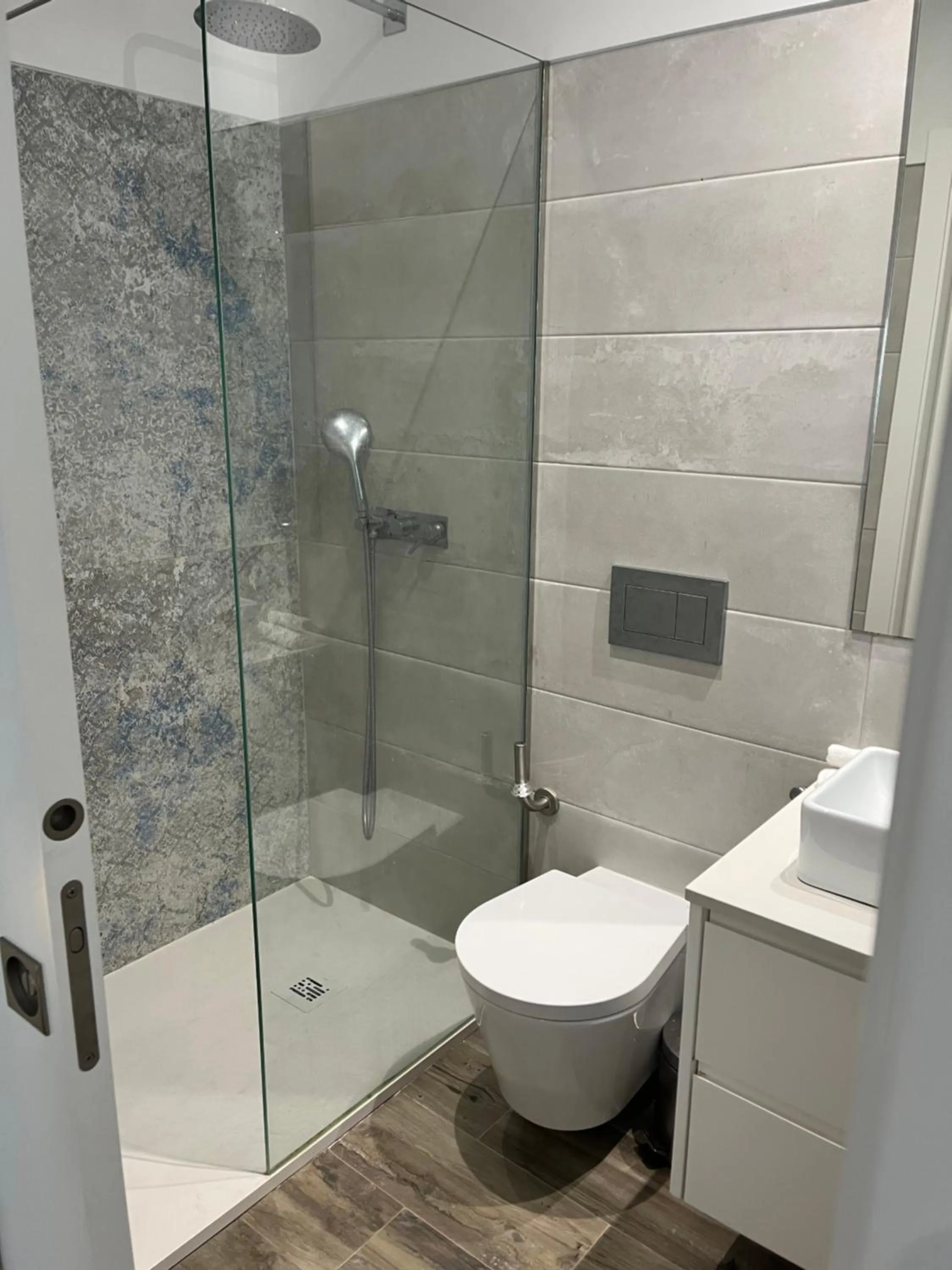 Bathroom in Estoril Village Guest House