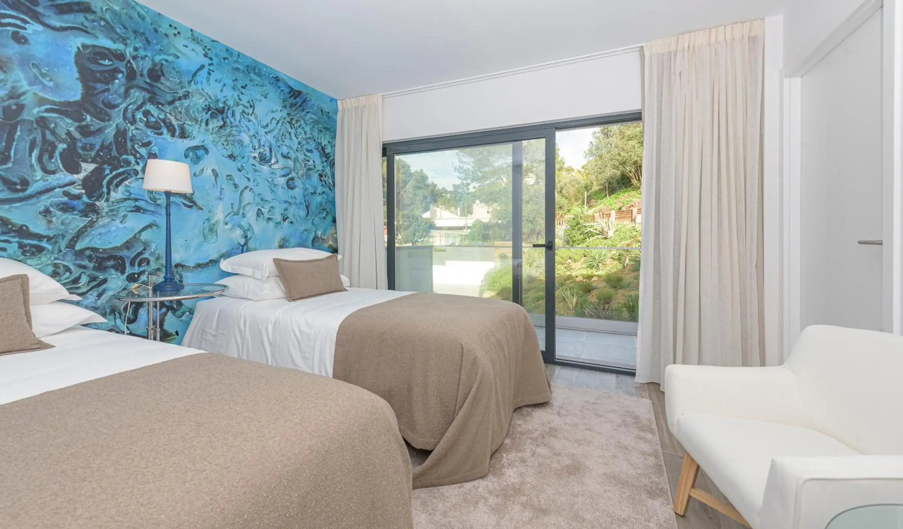 Double Room in Estoril Village Guest House Double Room in Estoril Village Guest House