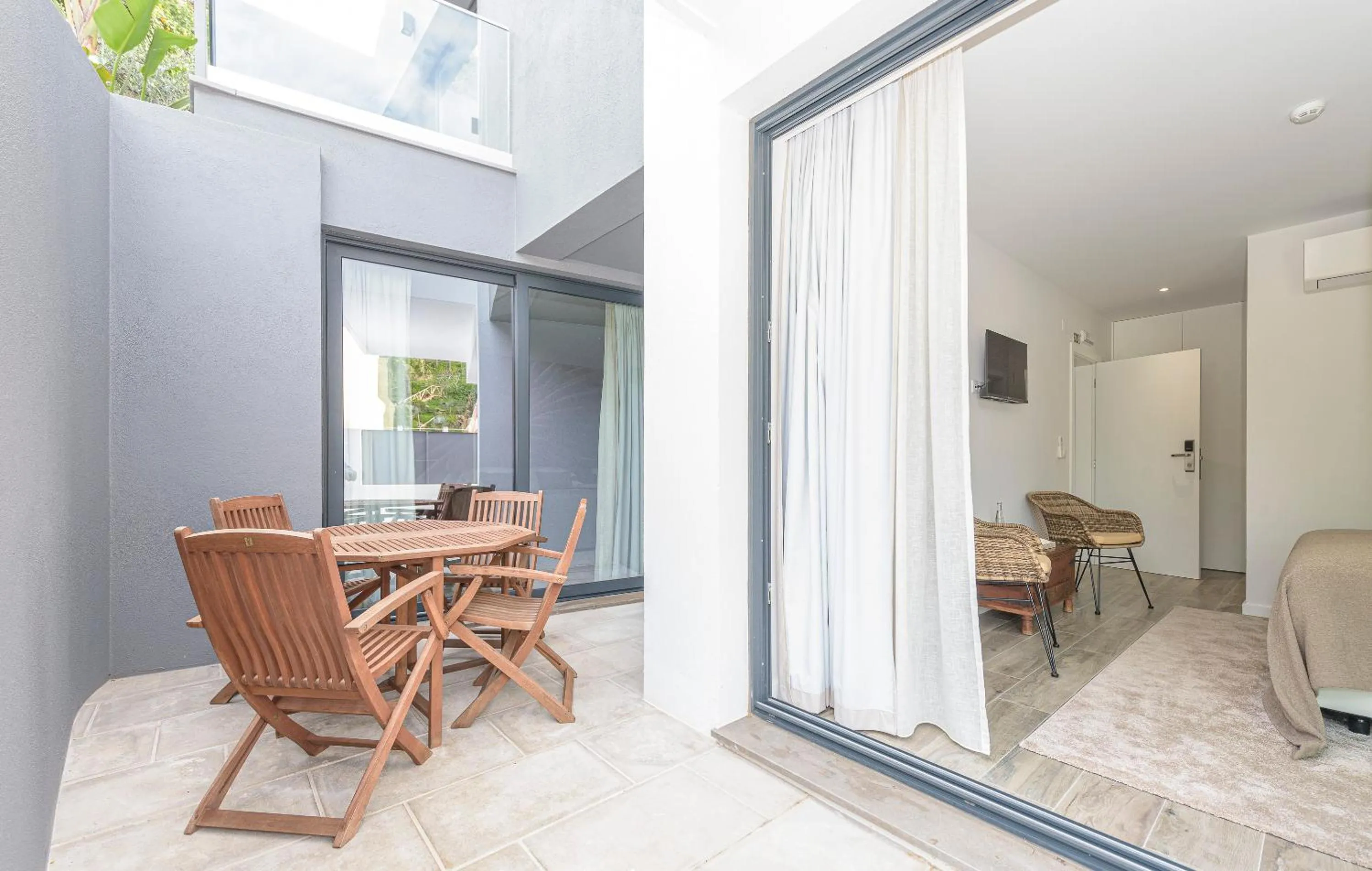 Garden view in Estoril Village Guest House