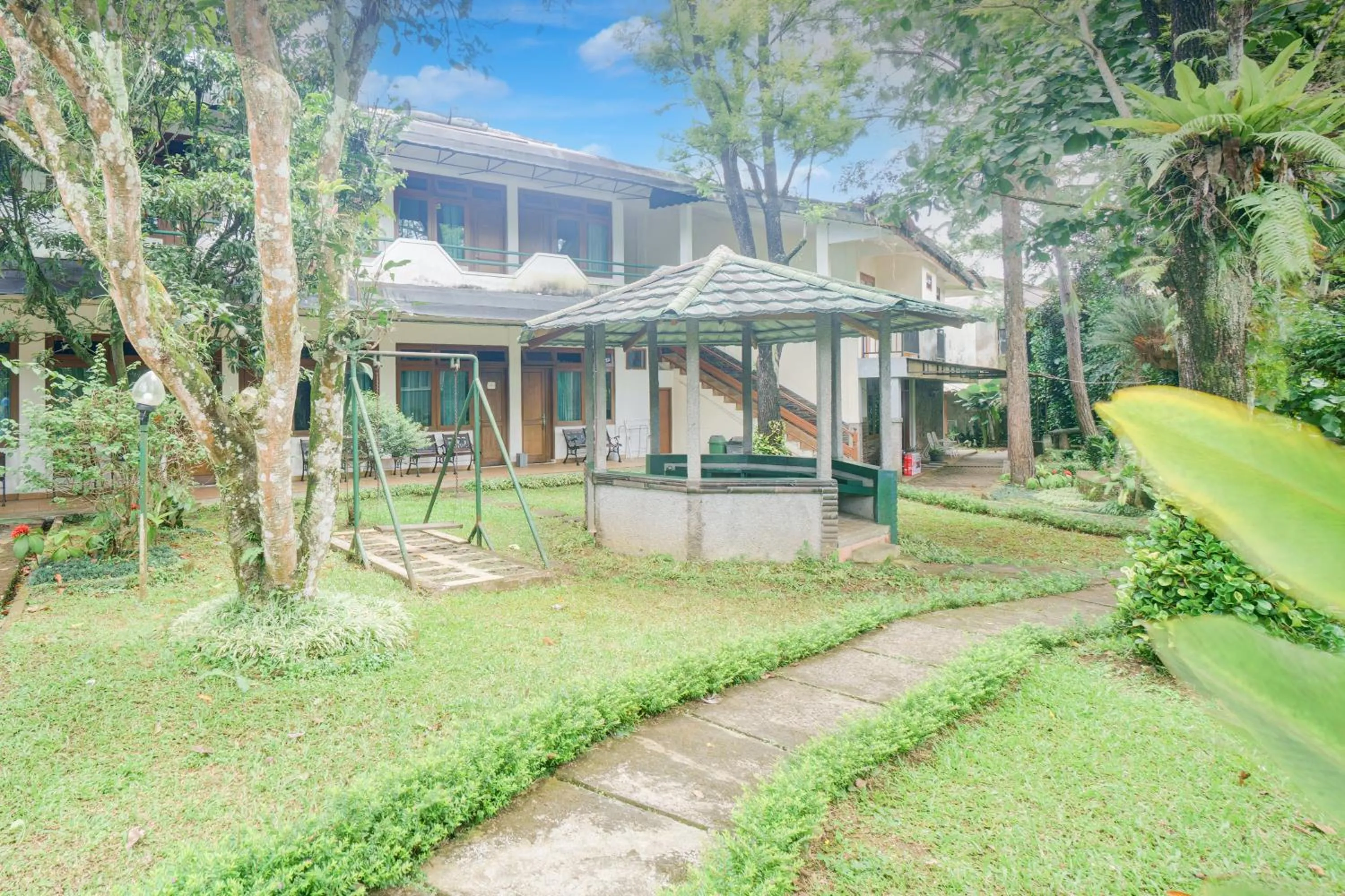 Garden view in Hotel O Bogor near Taman Safari formerly Hotel Rudian 1