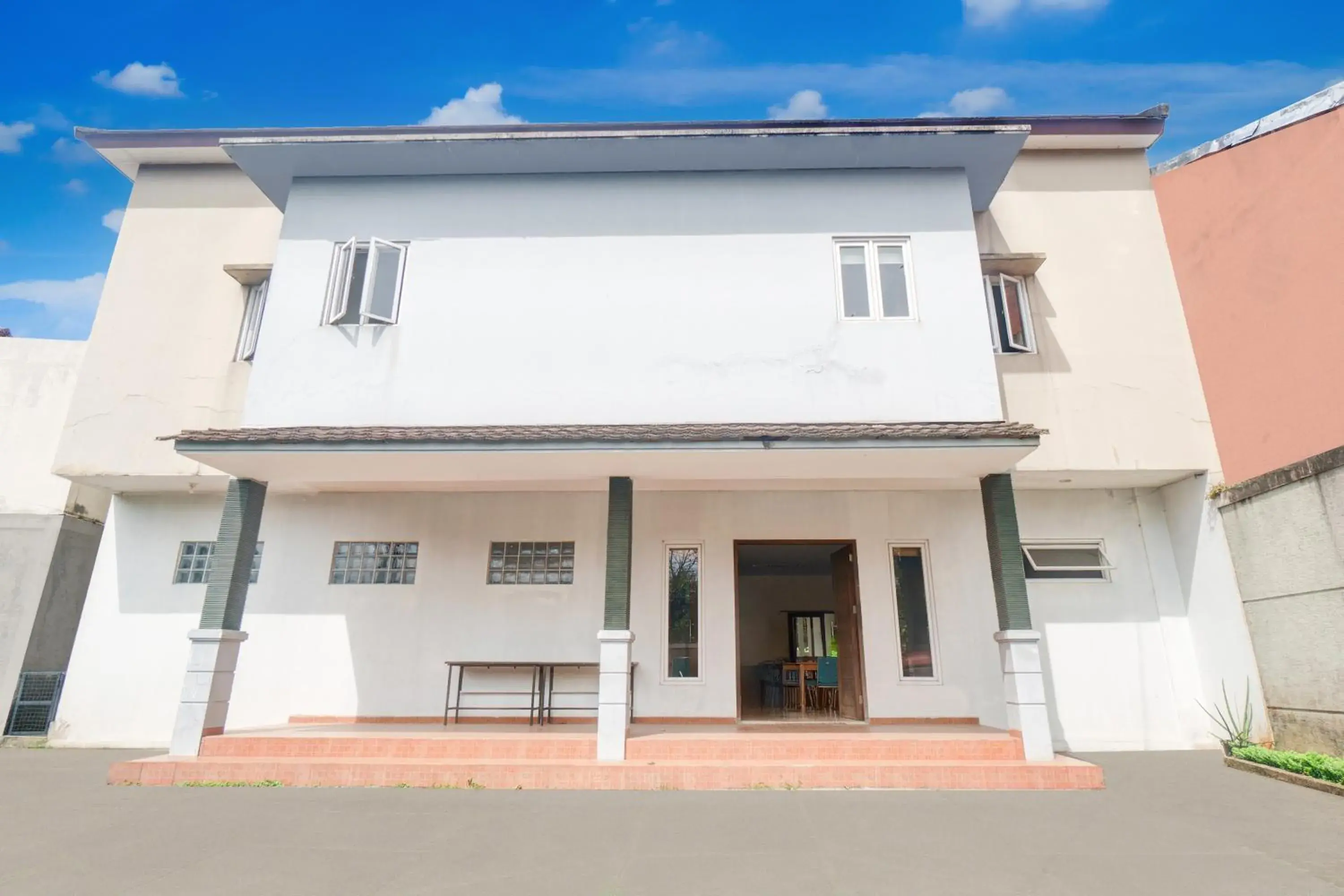 Hotel O Bogor near Taman Safari formerly Hotel Rudian 2 Hotel O Bogor near Taman Safari formerly Hotel Rudian 2