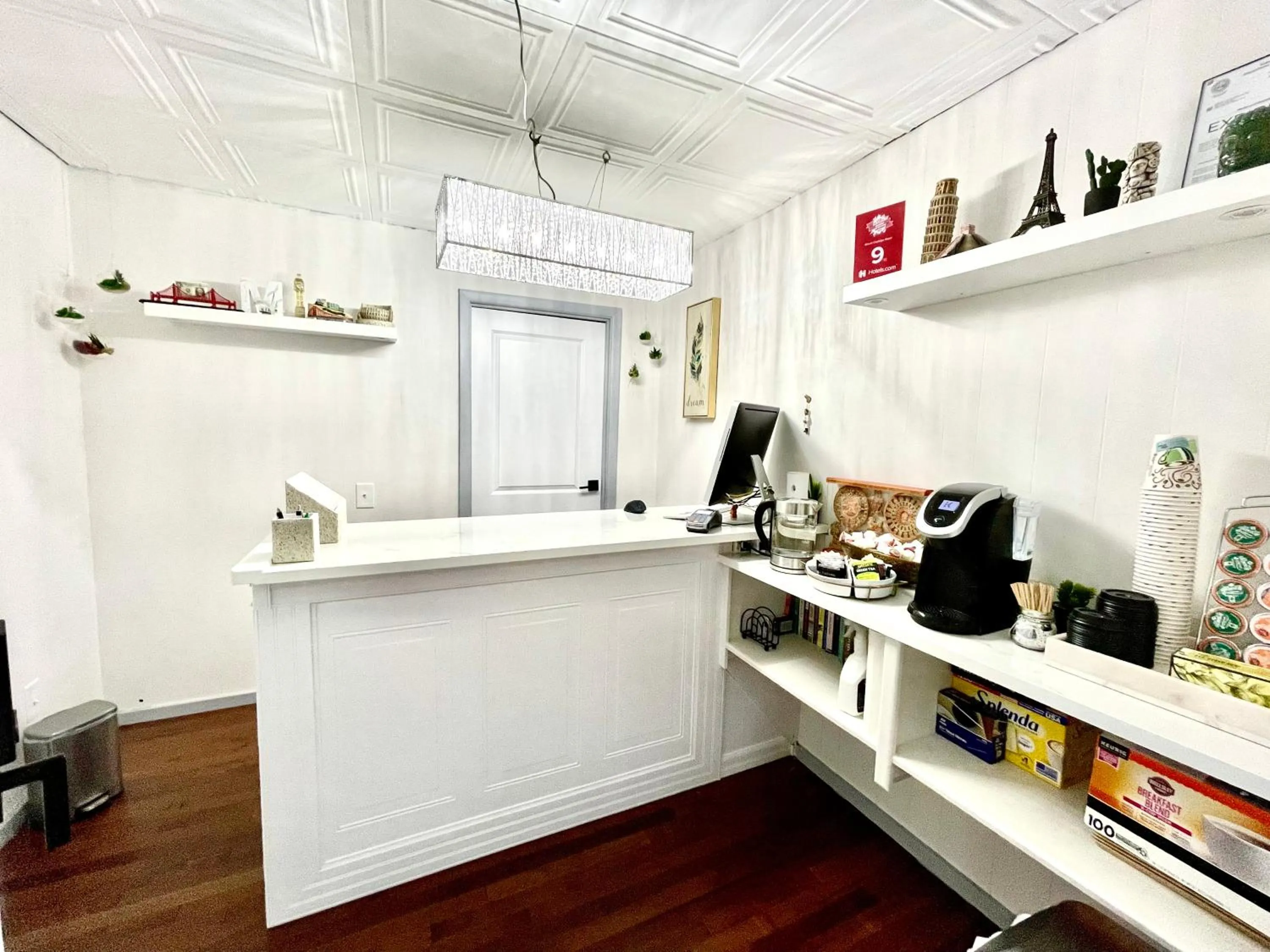 Property building in Mount Coolidge Motel