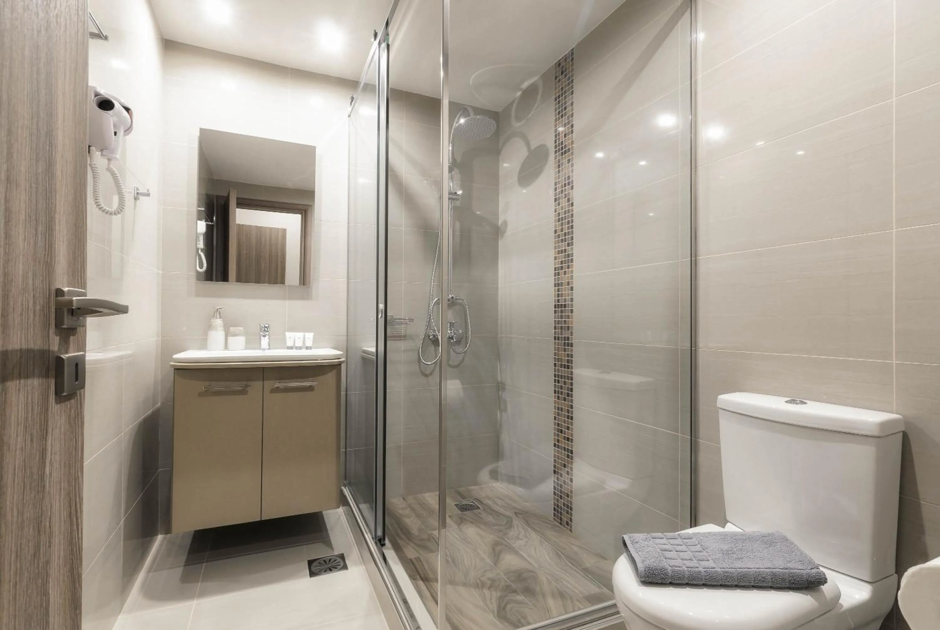 Shower in Vice Hotel