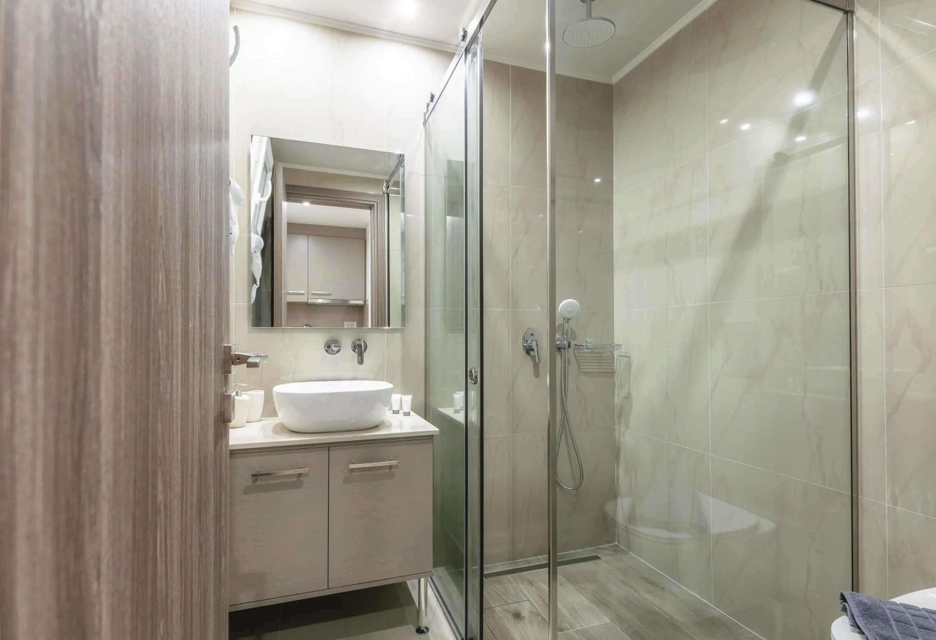 Shower in Vice Hotel